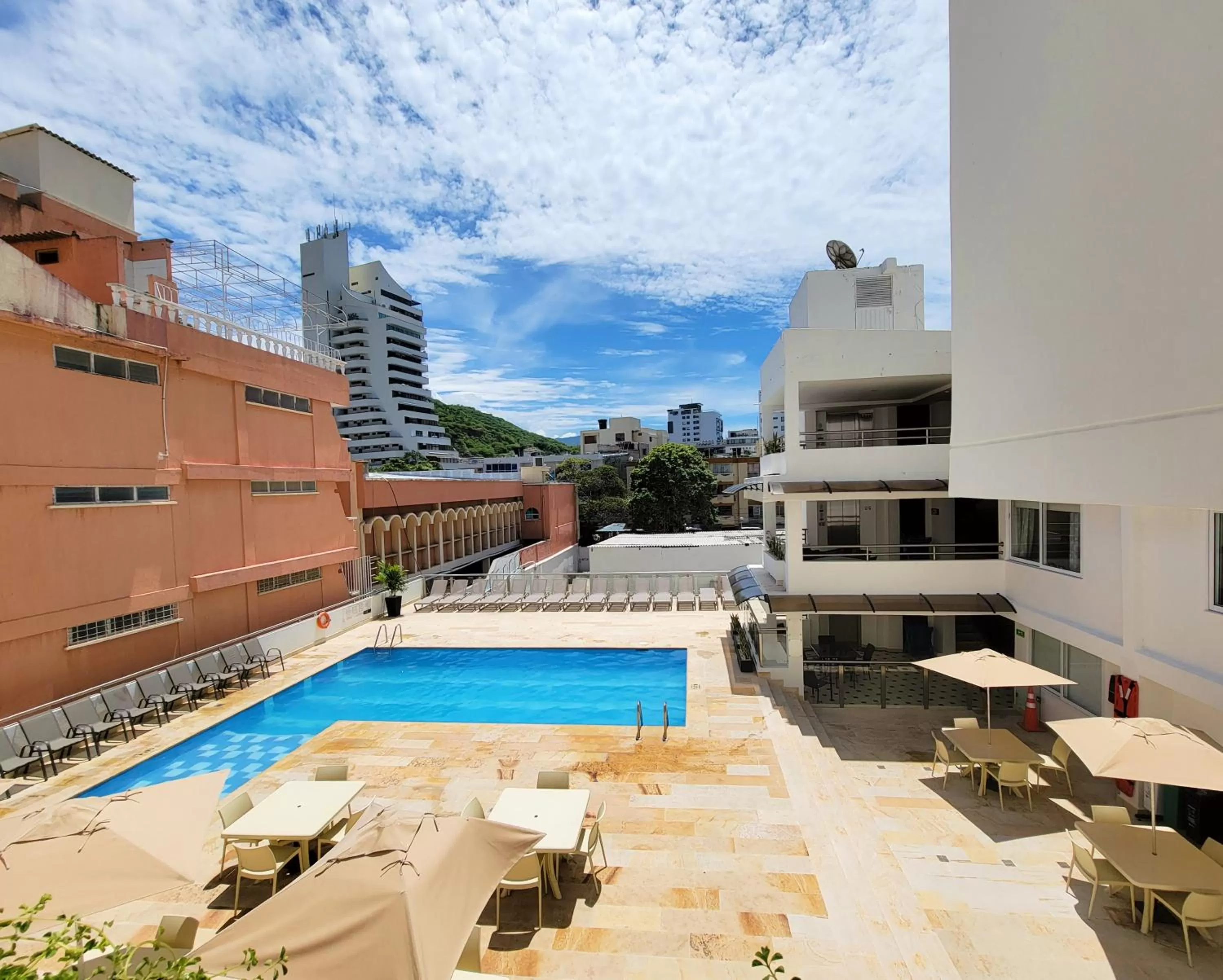 Pool view in Hotel Arhuaco Rodadero