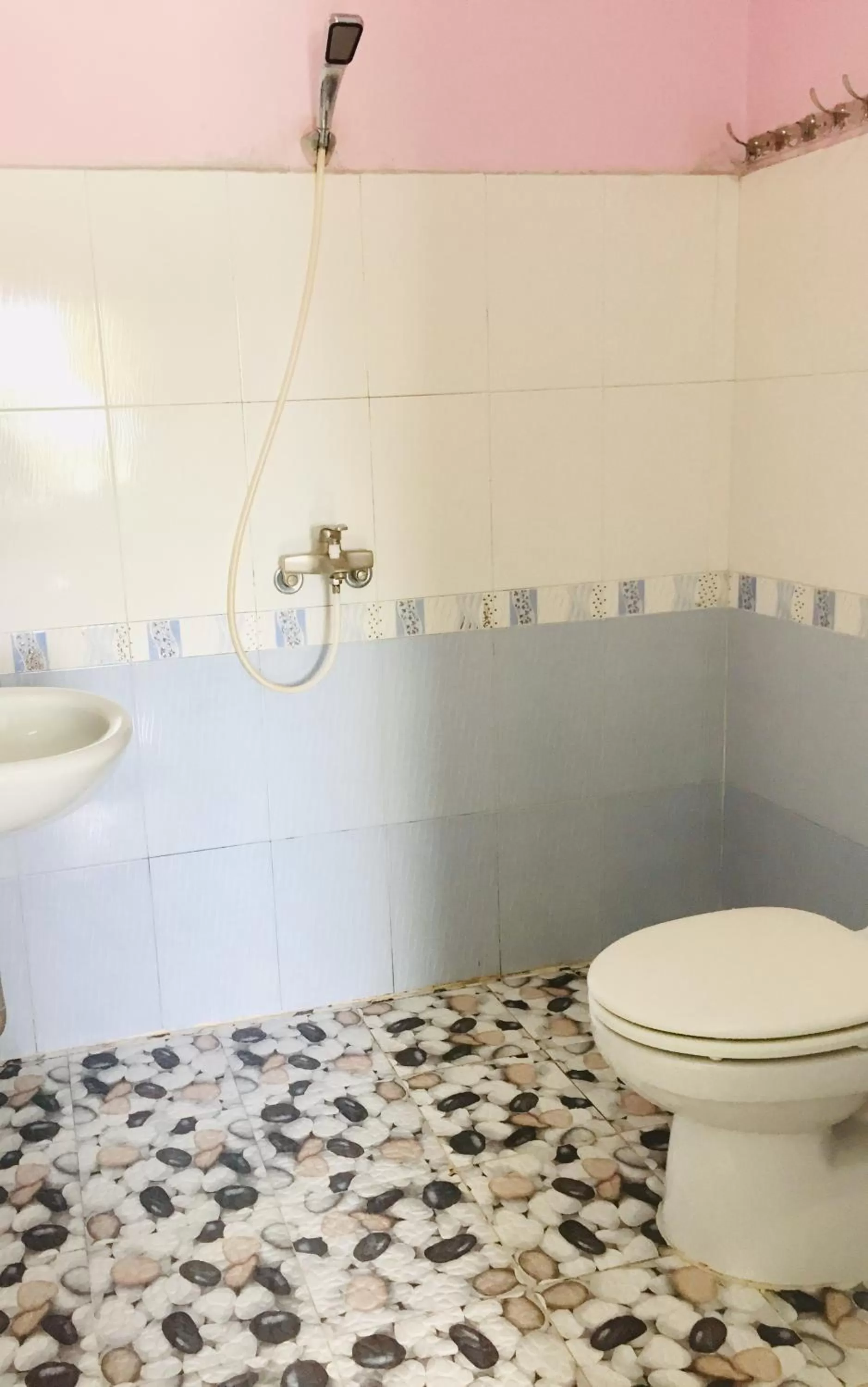 Bathroom in Tien Dat Motel