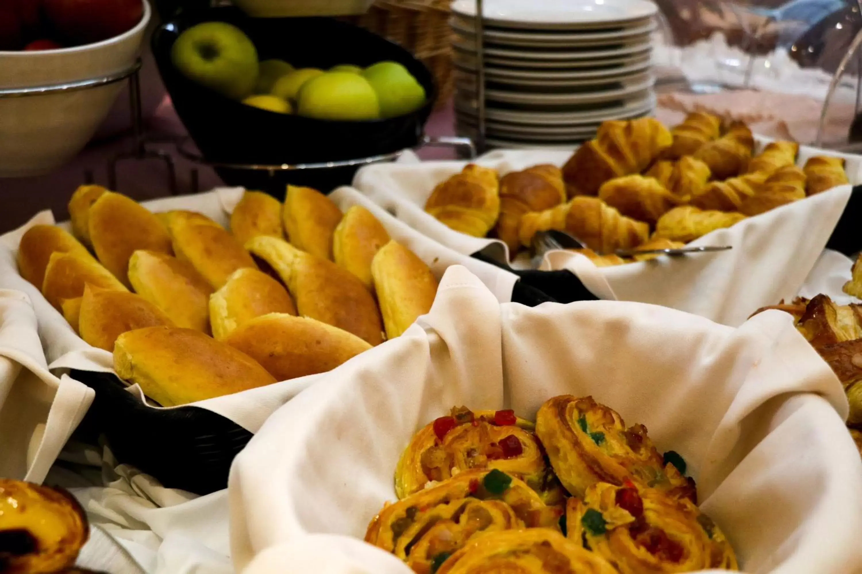 Breakfast, Food in Hotel Travel Park Lisboa