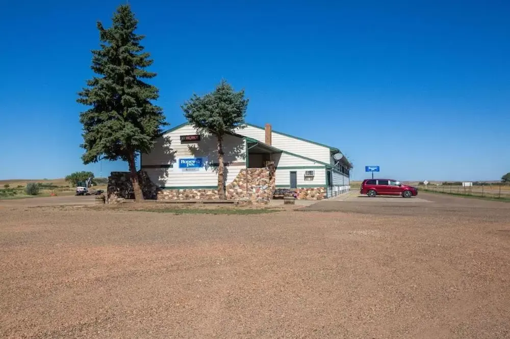 Property Building in Rodeway Inn Gateway to Medora T-Roosevelt & Makoshika State Park