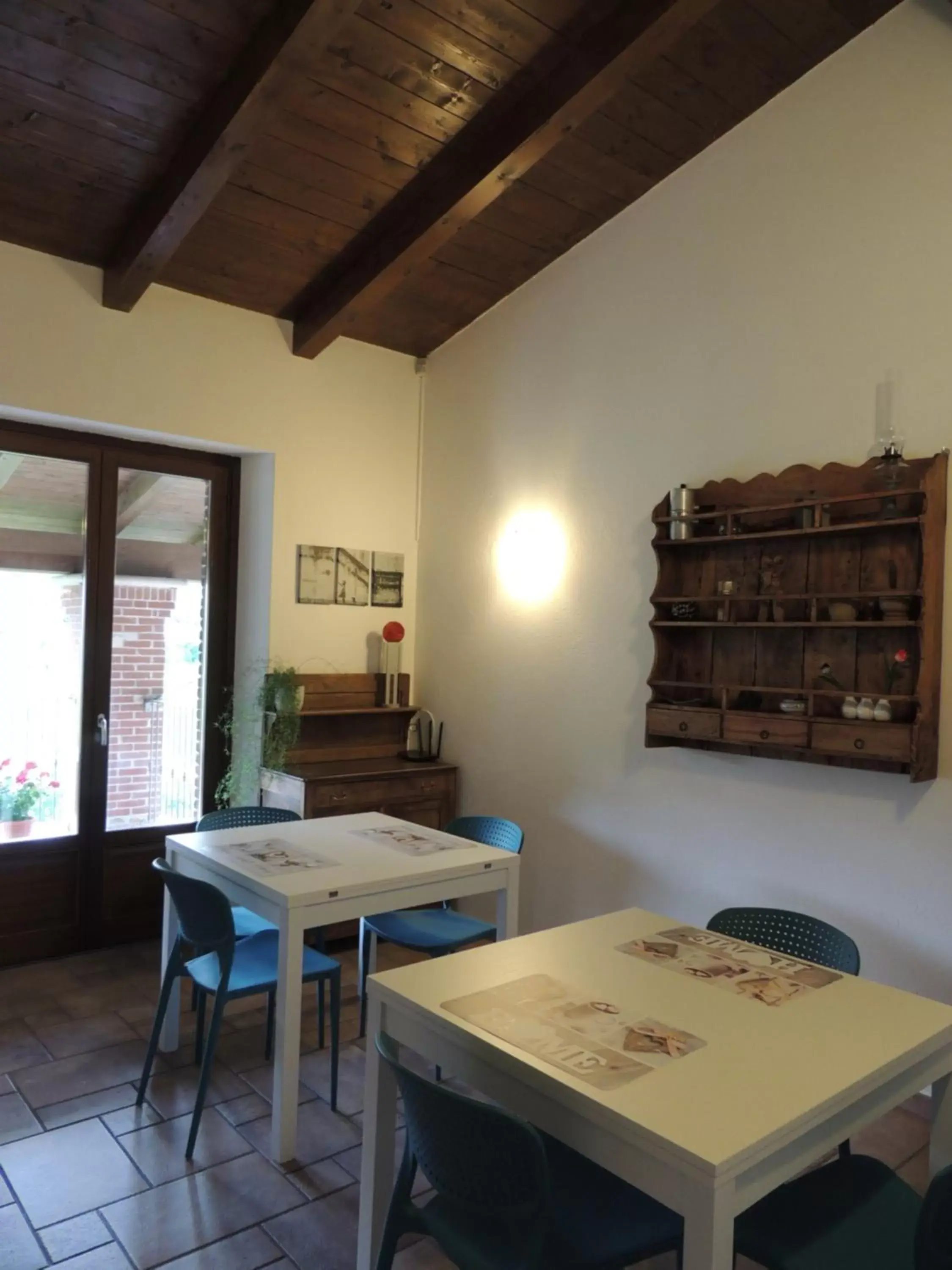 Dining Area in B&B CASA BELLA COMBA