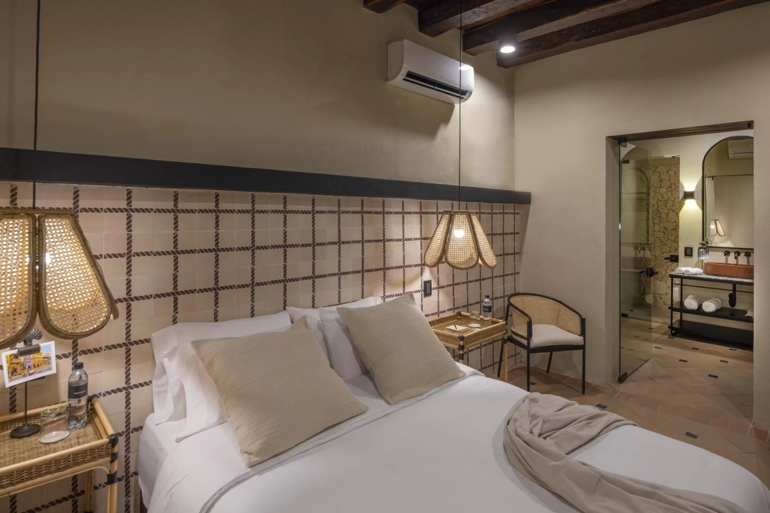 Photo of the whole room, Bed in Privado Designer Boutique Hotel