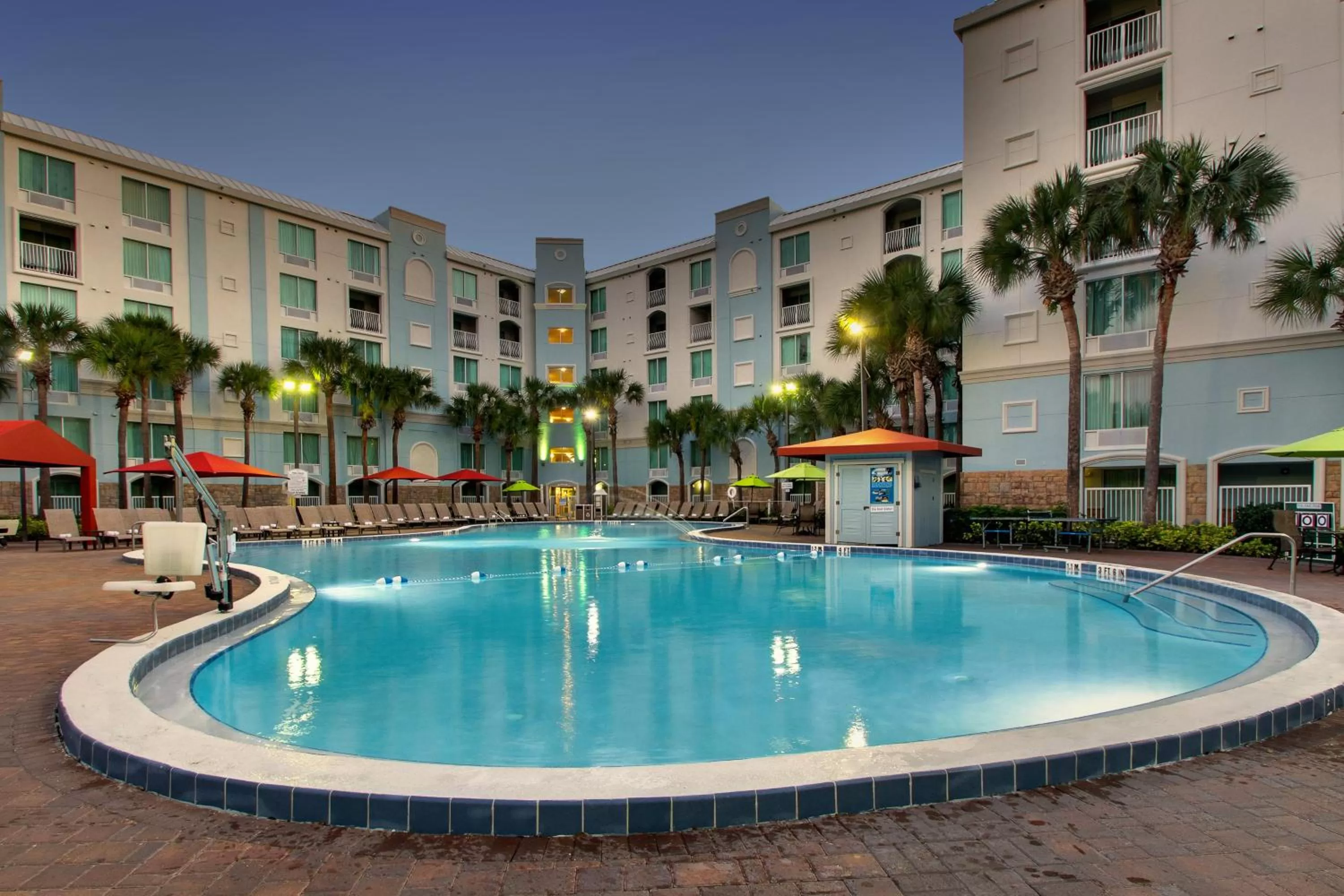 Swimming pool in Holiday Inn Resort Orlando - Lake Buena Vista by IHG