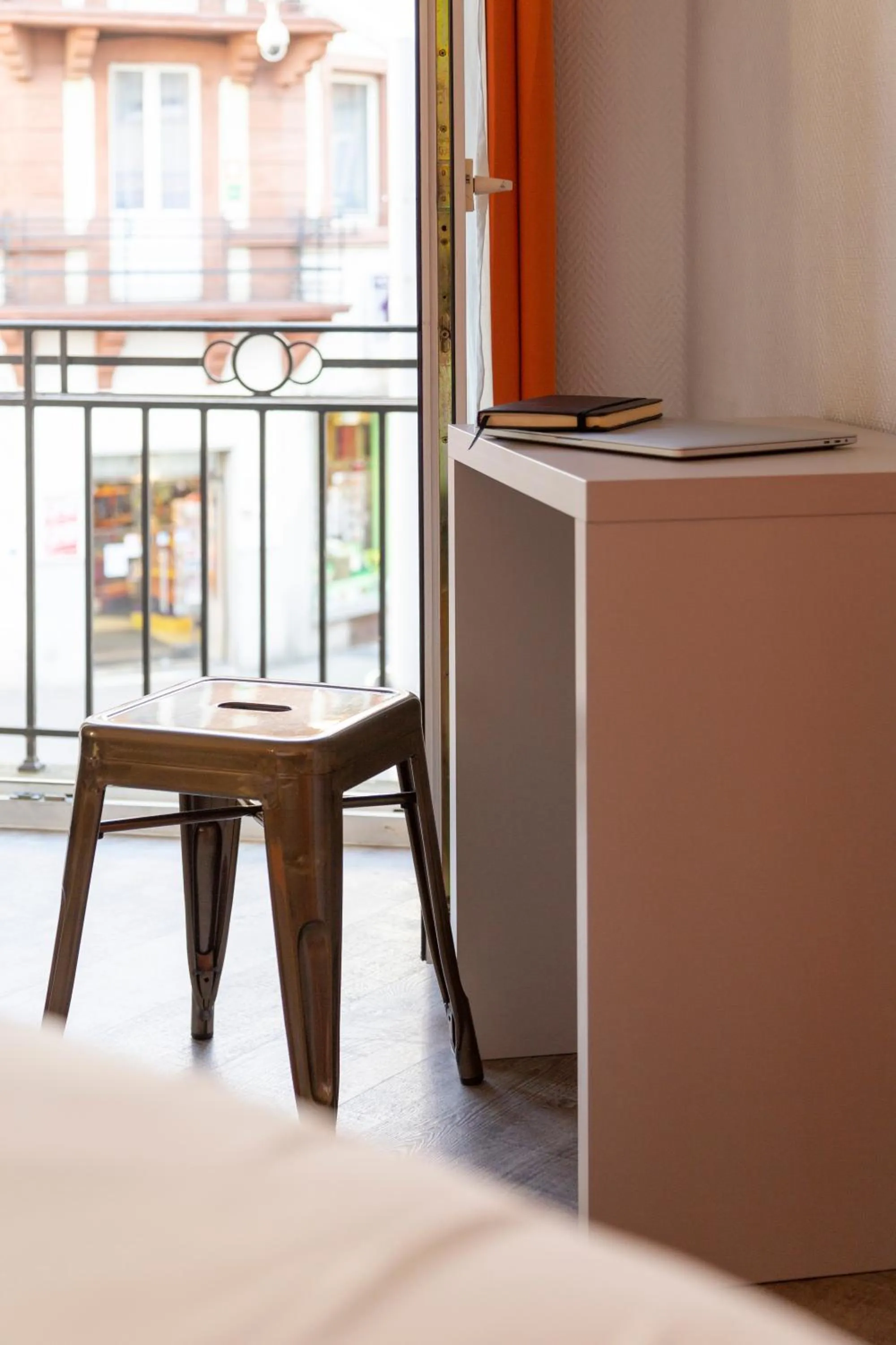 Balcony/Terrace, Bed in Hotel Victoria