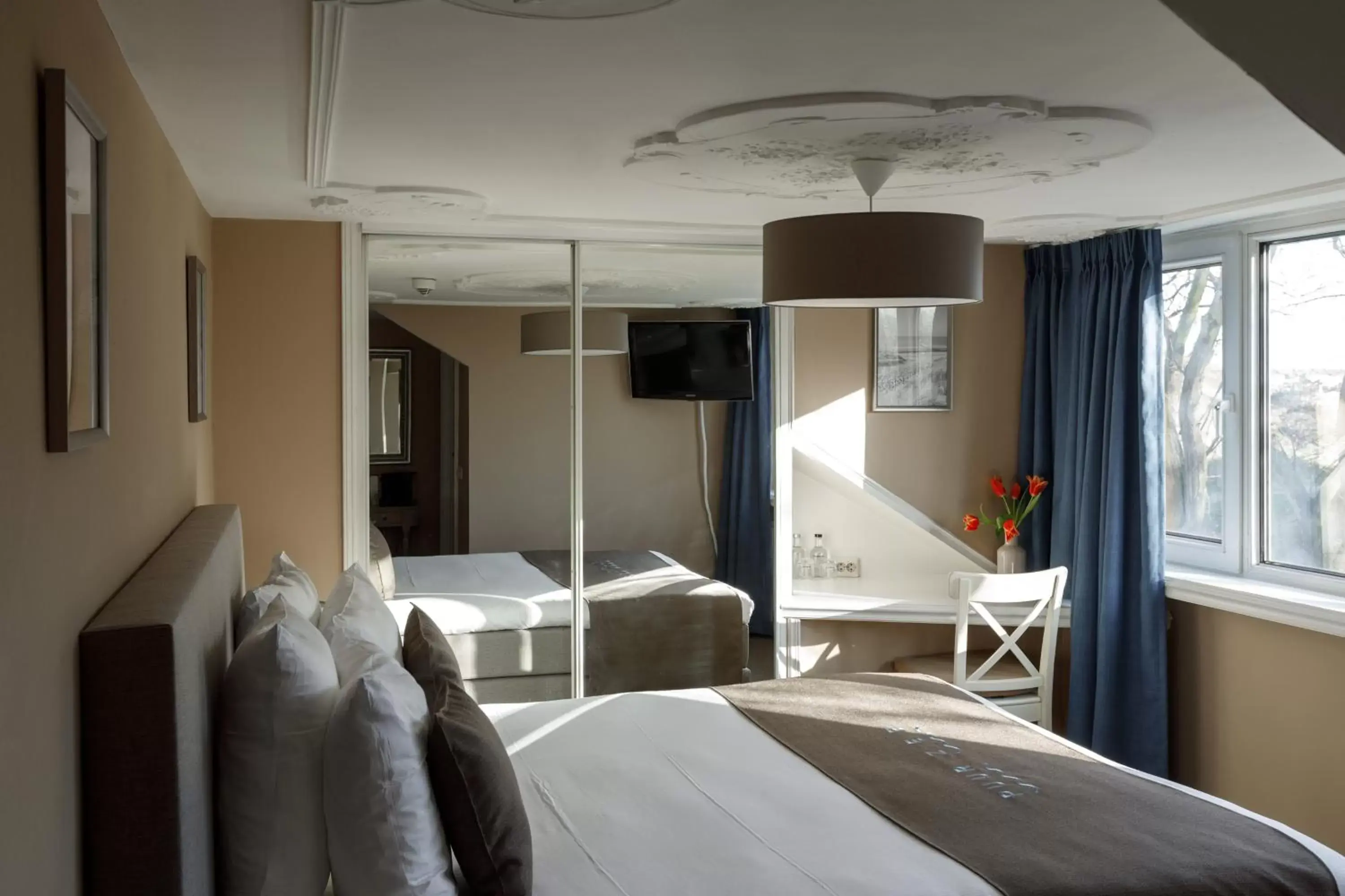 TV/Entertainment Center in Boutique hotel Puur Zee - Adults Only