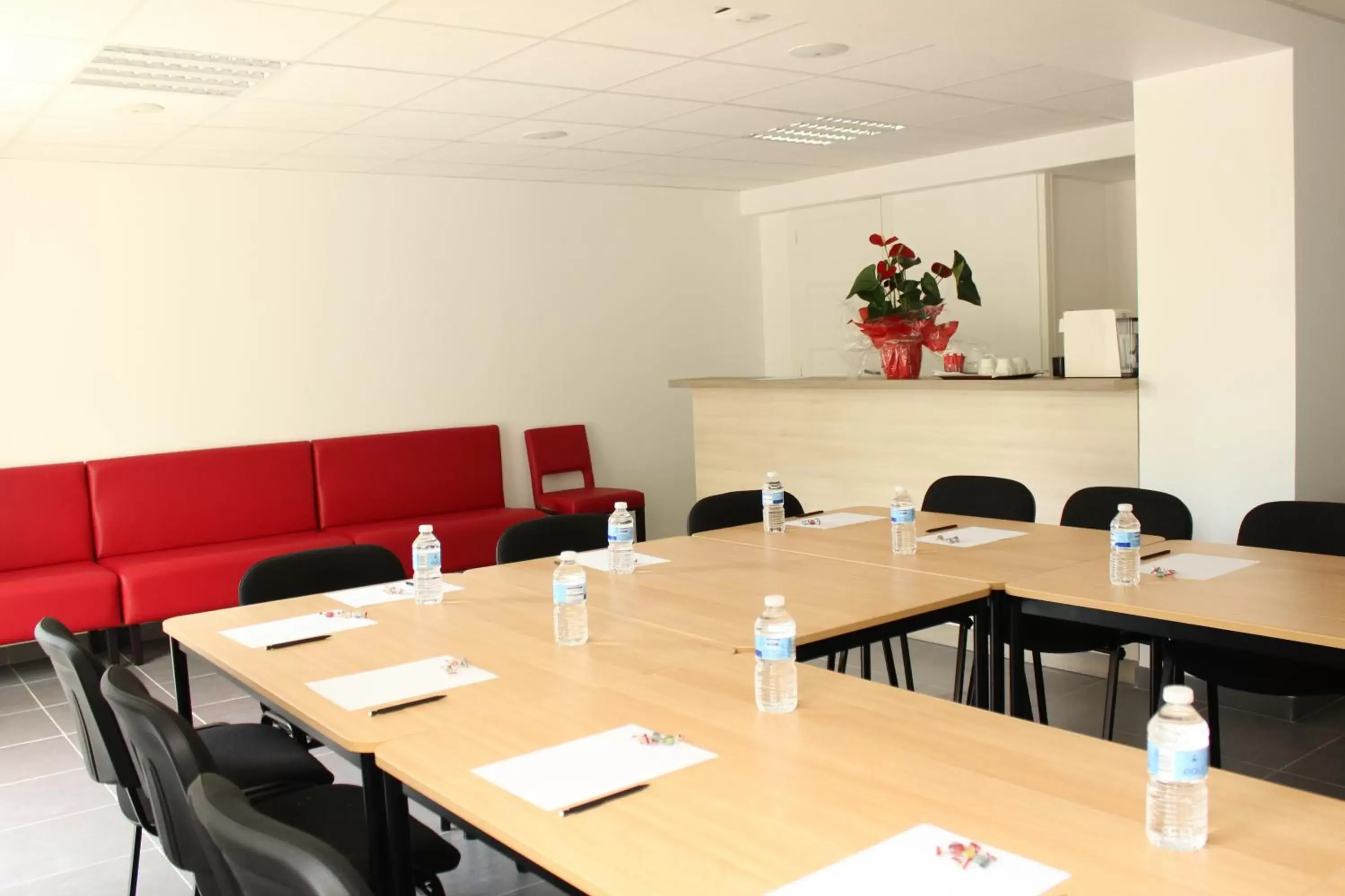 Business facilities, Business Area/Conference Room in Brit Hotel Brive La Gaillarde - Restaurant La Limousine