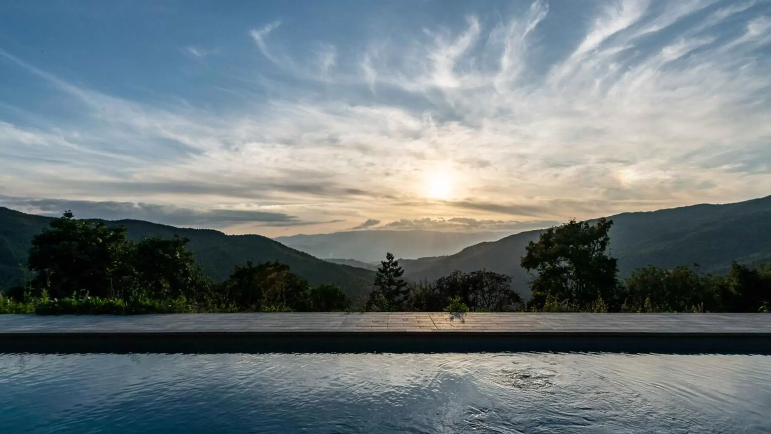 Natural landscape, Swimming Pool in novanta nature retreat