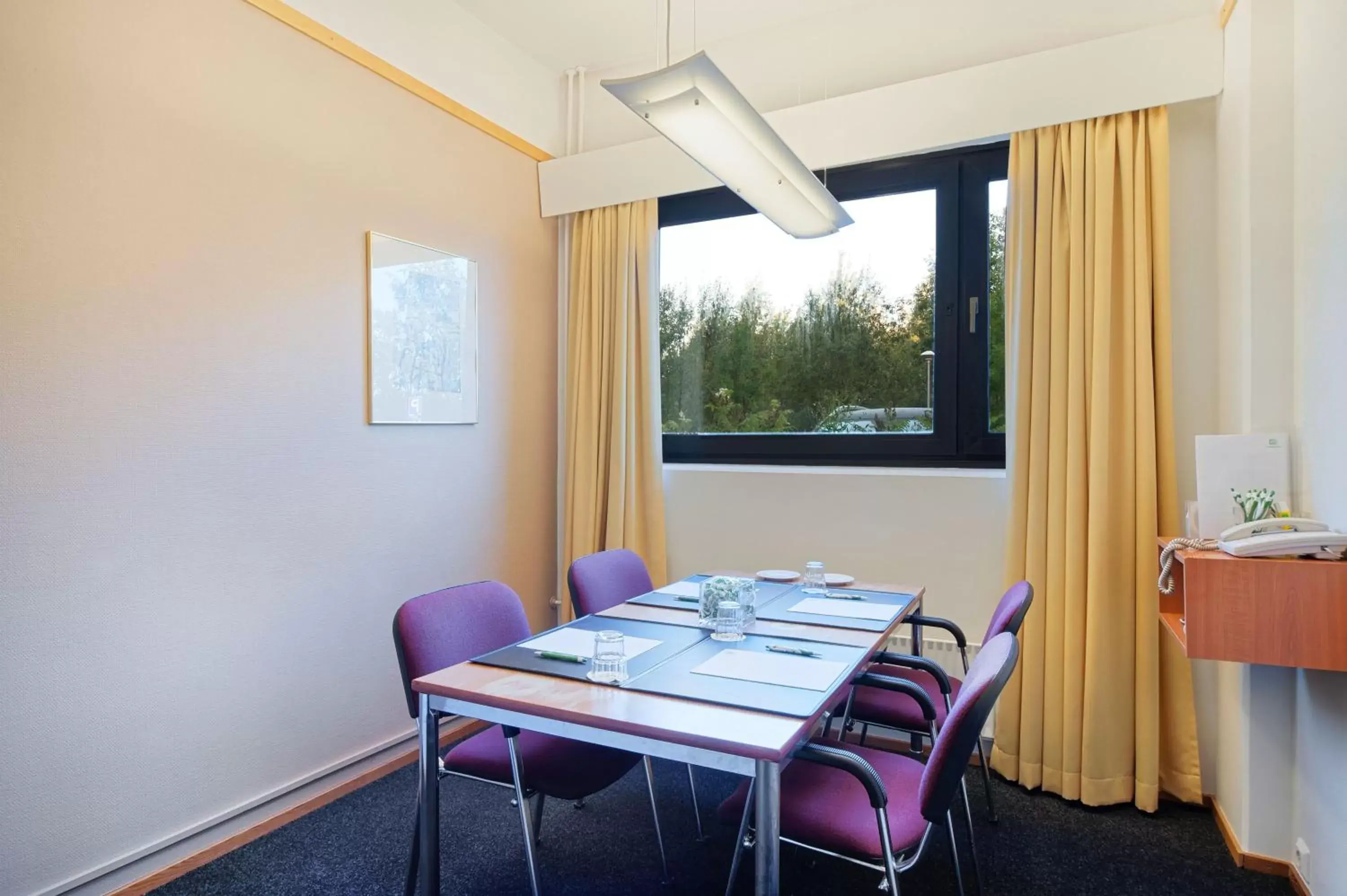 Meeting/conference room in Holiday Inn Helsinki-Vantaa Airport, an IHG Hotel