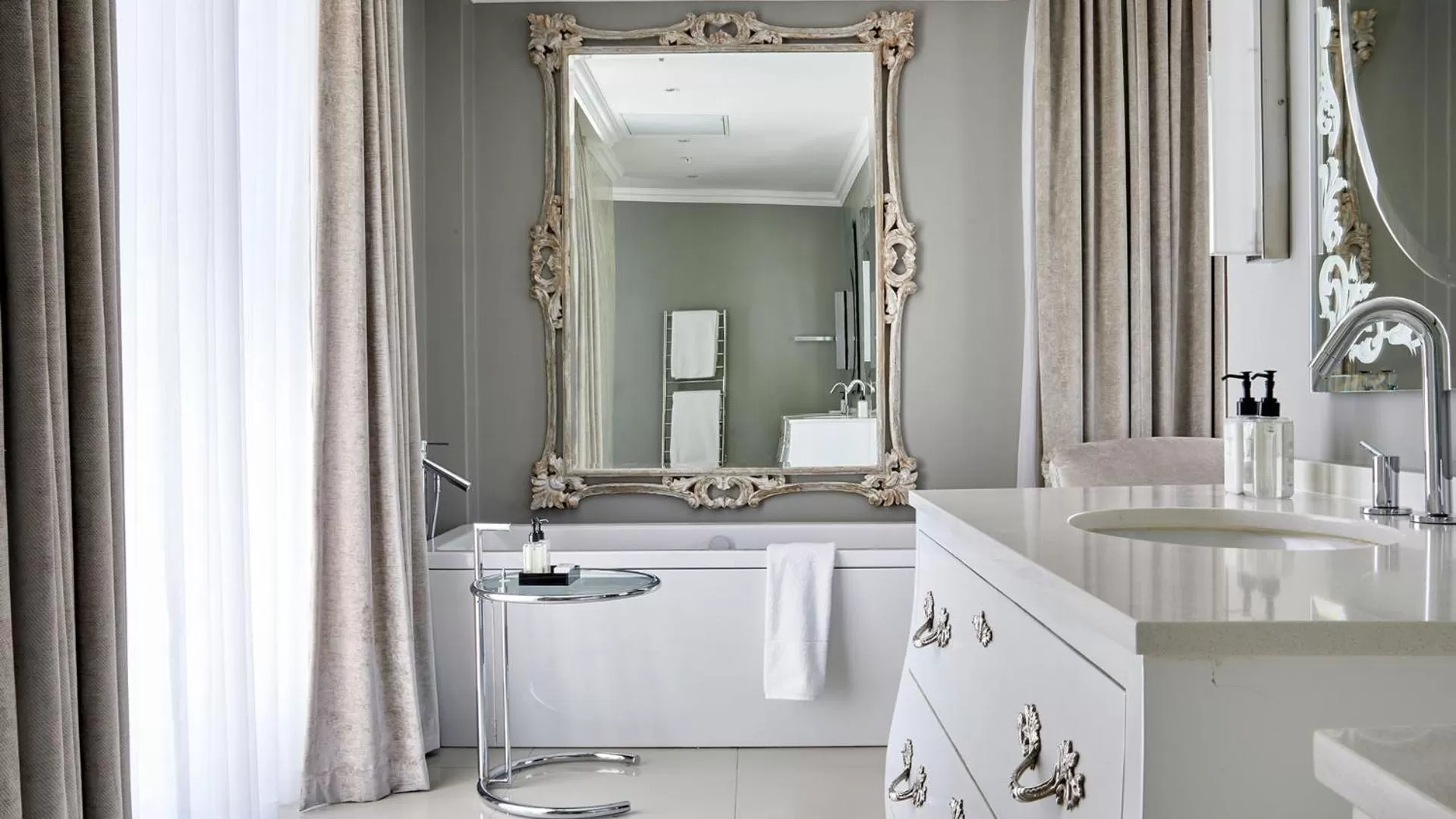 Queen Victoria Hotel by NEWMARK