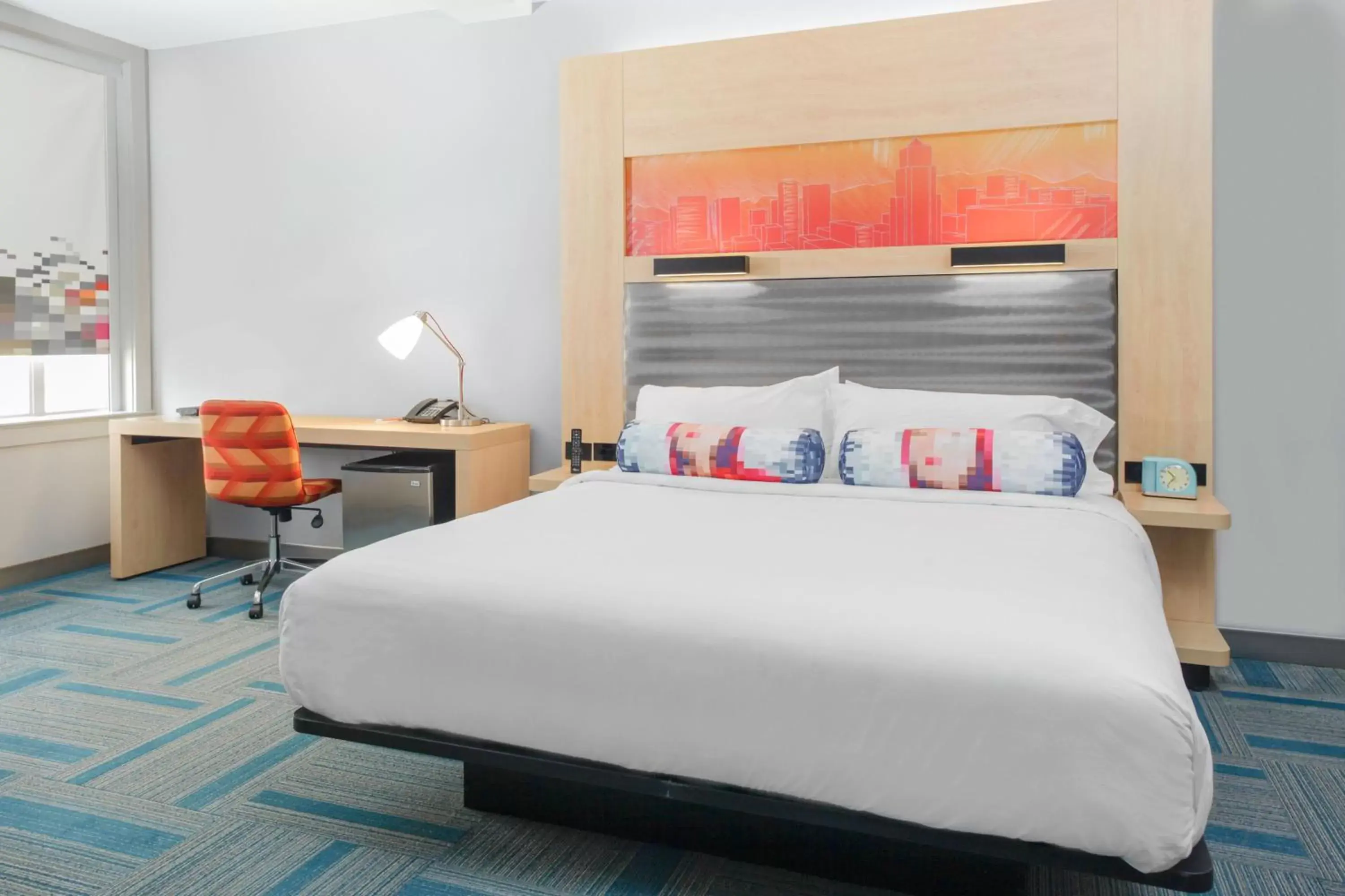Photo of the whole room, Bed in Aloft El Paso Downtown