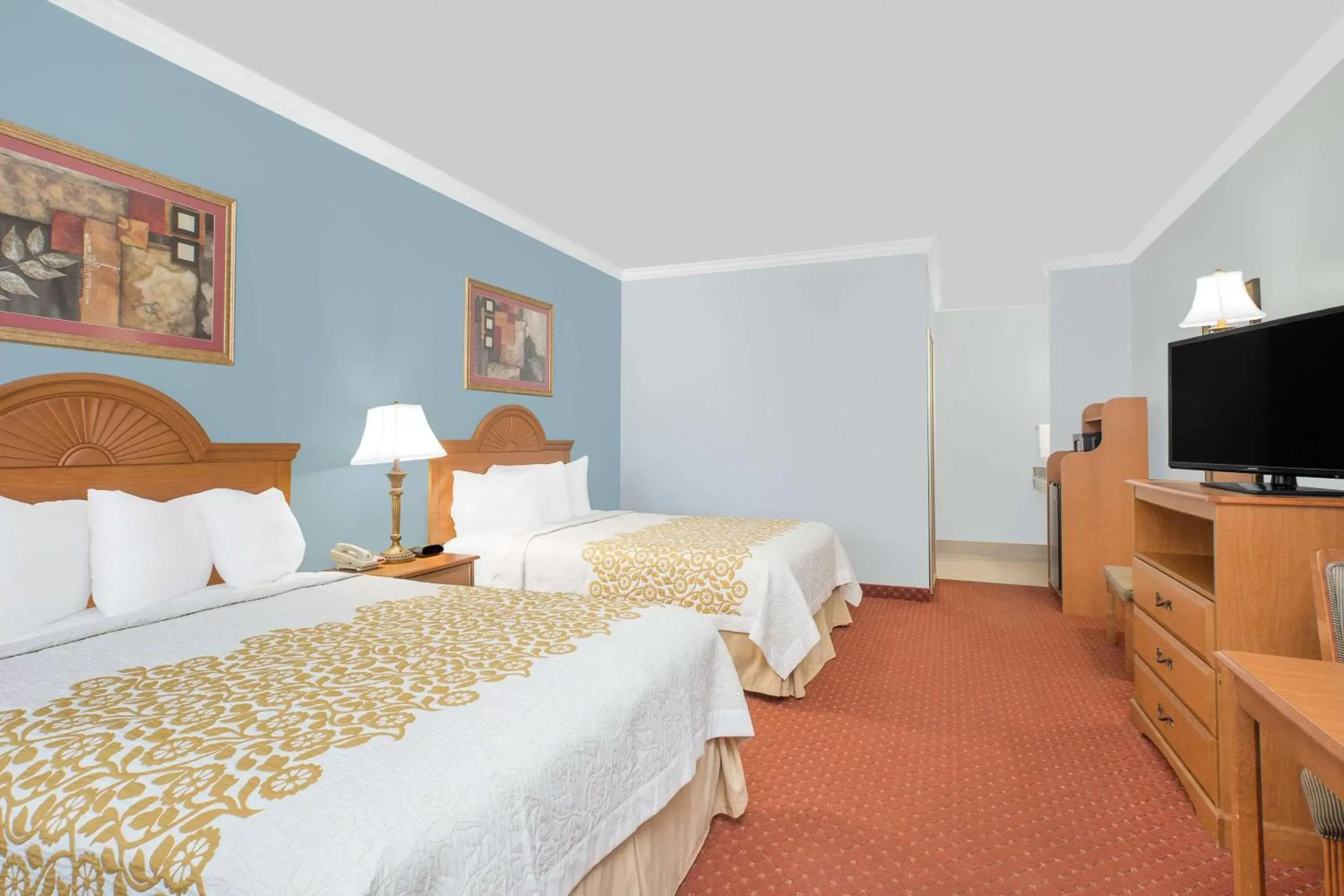 Photo of the whole room, Bed in Days Inn by Wyndham Robstown