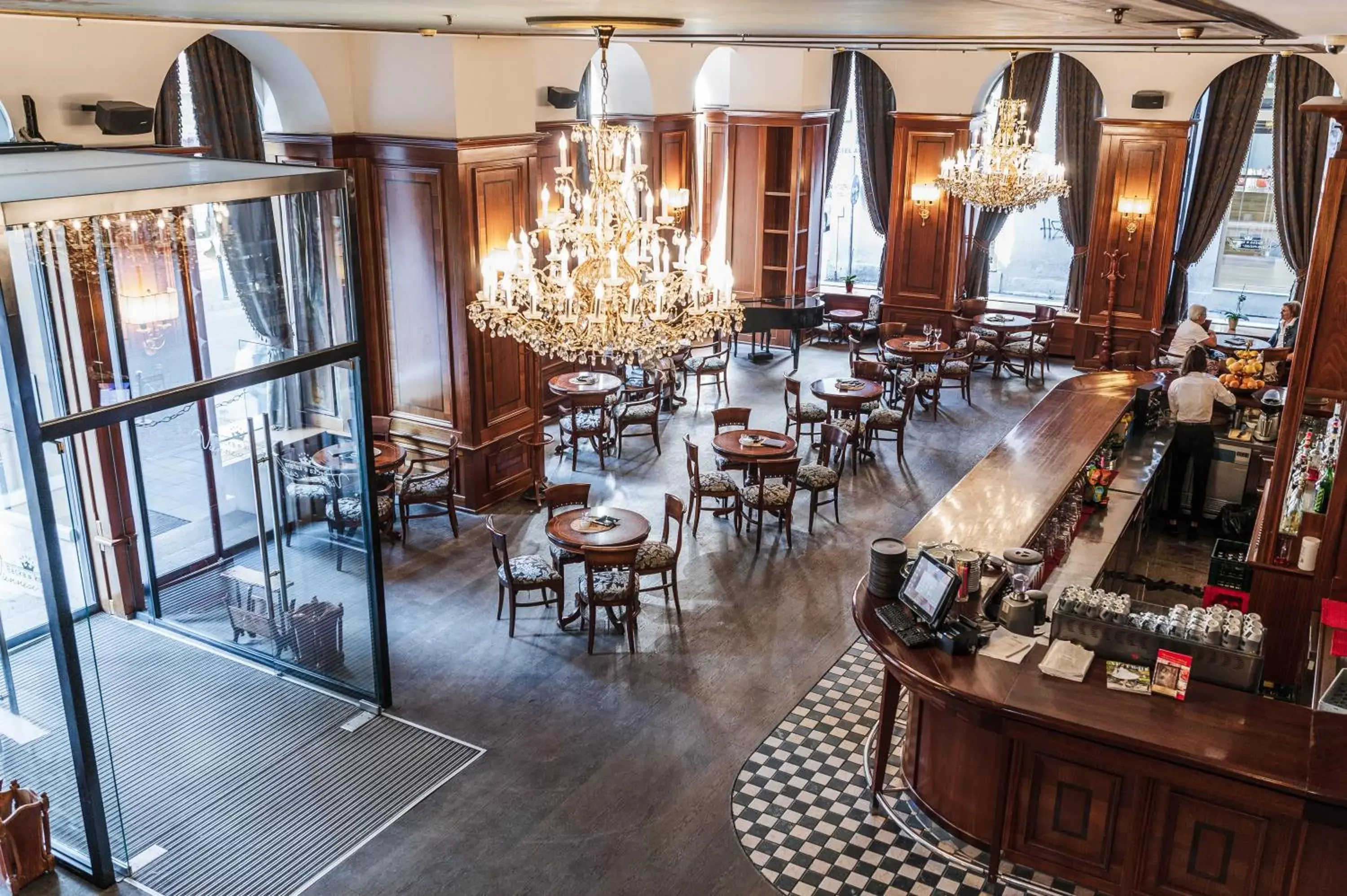 Restaurant/places to eat in Hotel Europe Restaurant/places to eat in Hotel Europe