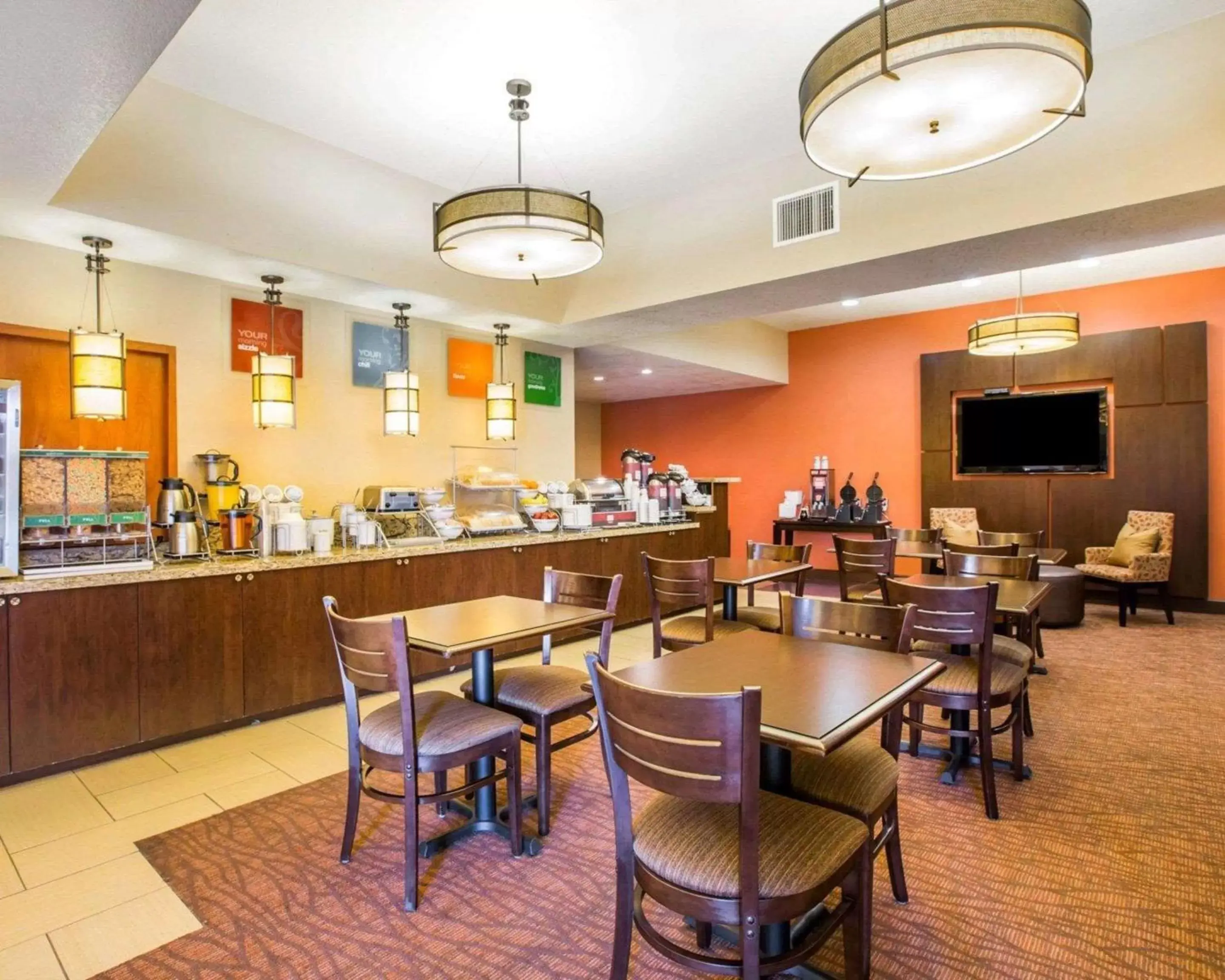 Restaurant/Places to Eat in Comfort Suites Clovis