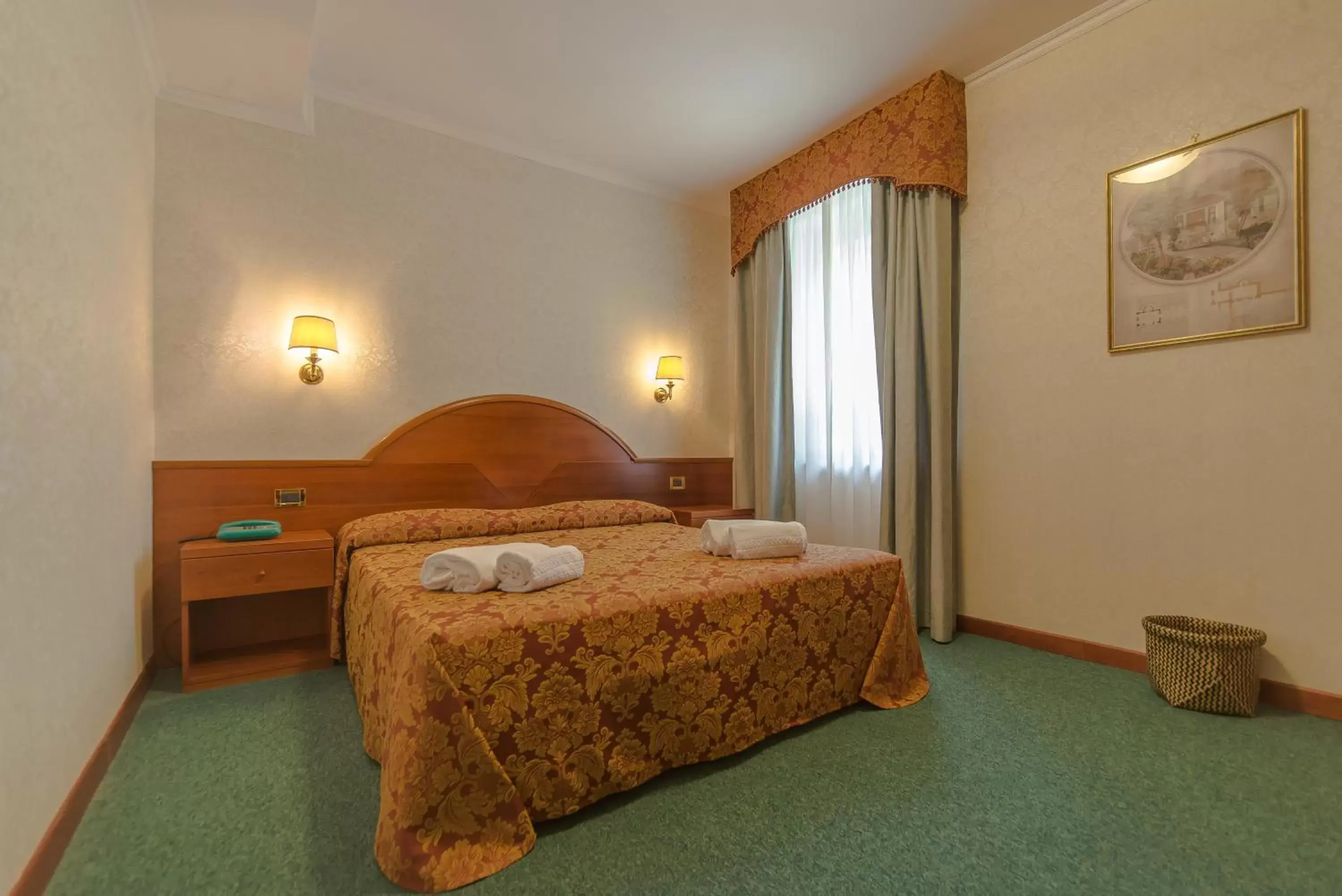 Standard Double or Twin Room in Hotel Columbus sul Lago