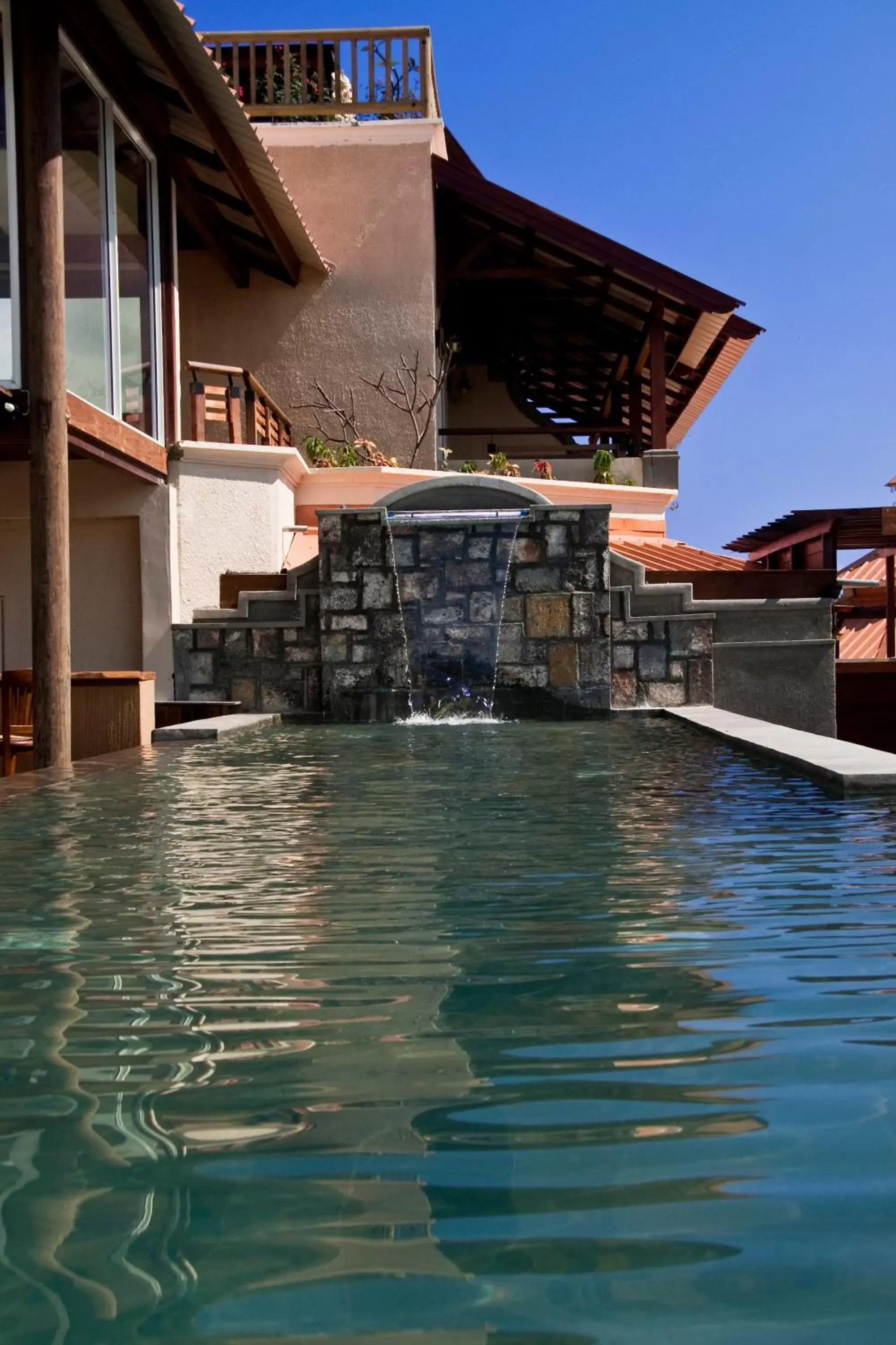 Swimming Pool in Aanari Hotel & Spa