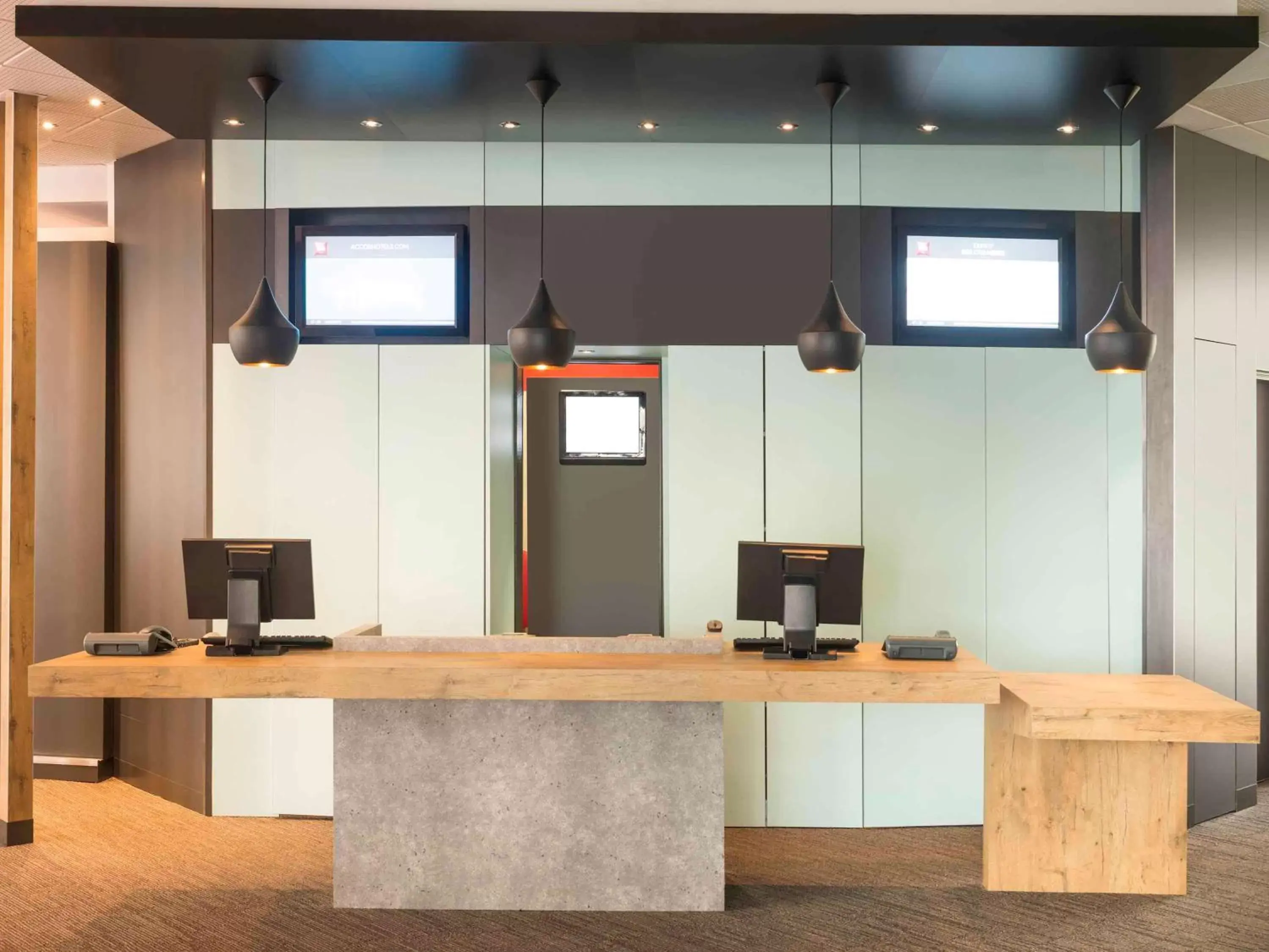 Property building, Lobby/Reception in ibis Nantes Centre Tour Bretagne