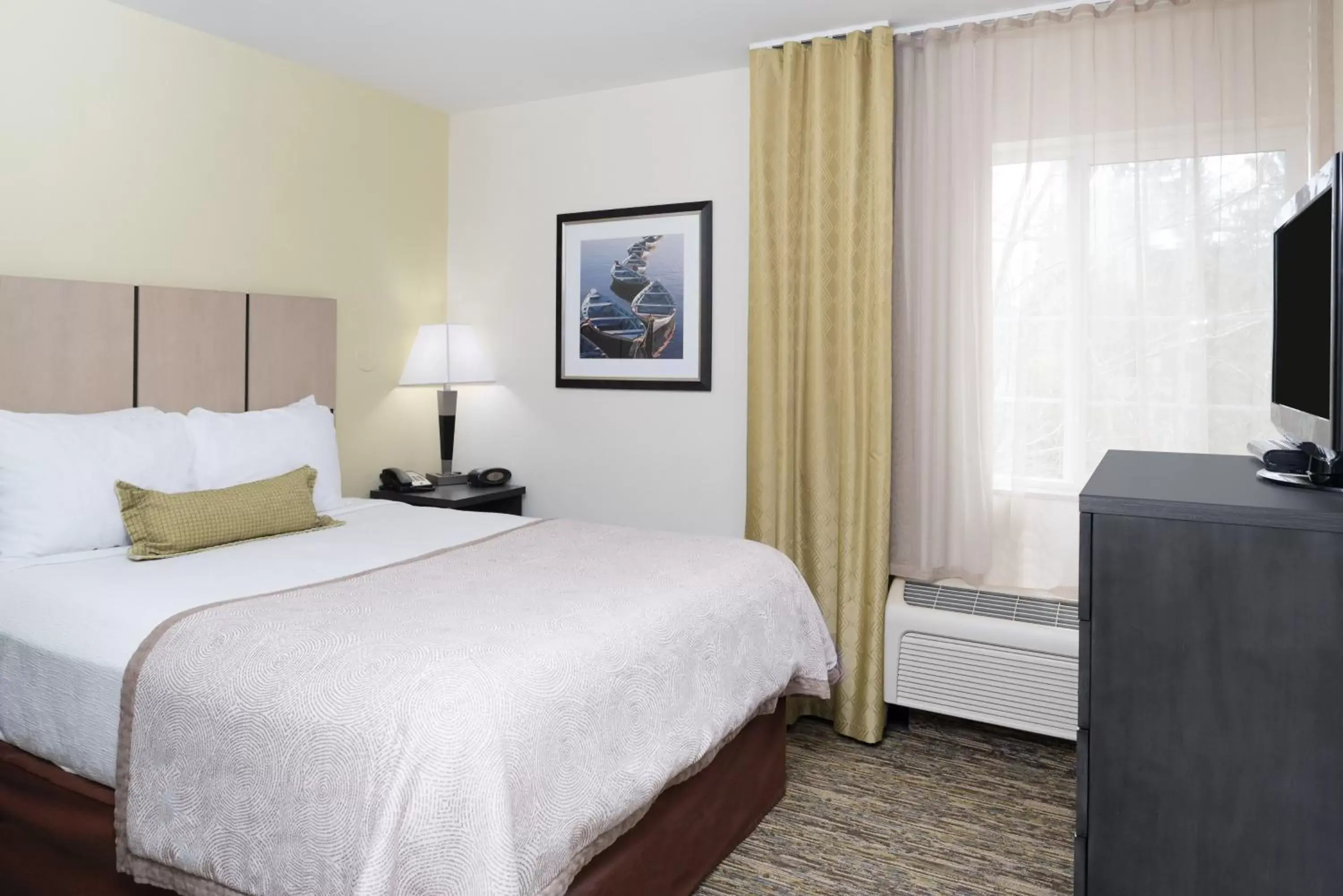 Photo of the whole room, Bed in Candlewood Suites Olympia - Lacey, an IHG Hotel