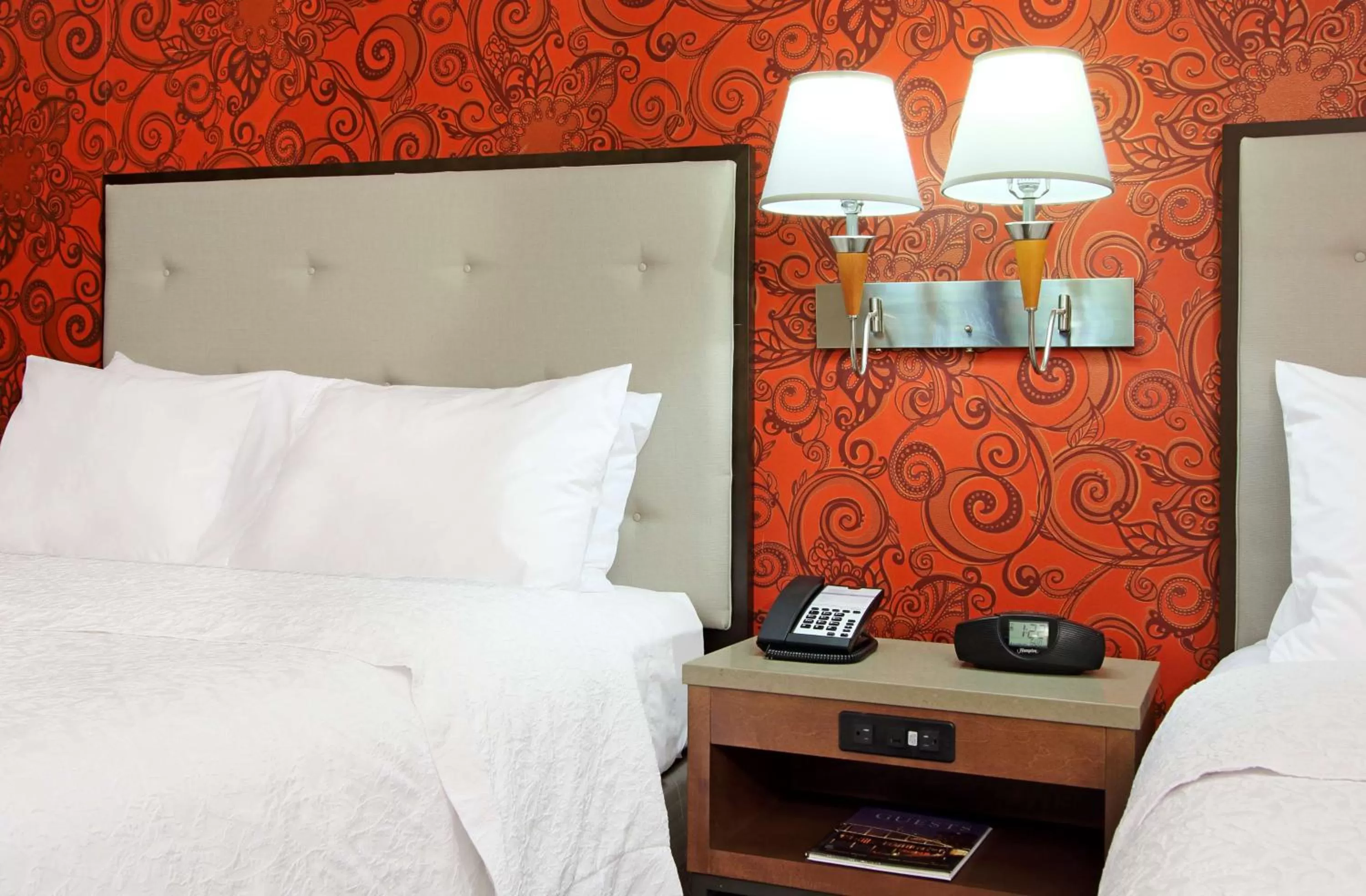 Bed in Hampton Inn & Suites Columbus-Downtown, Ohio