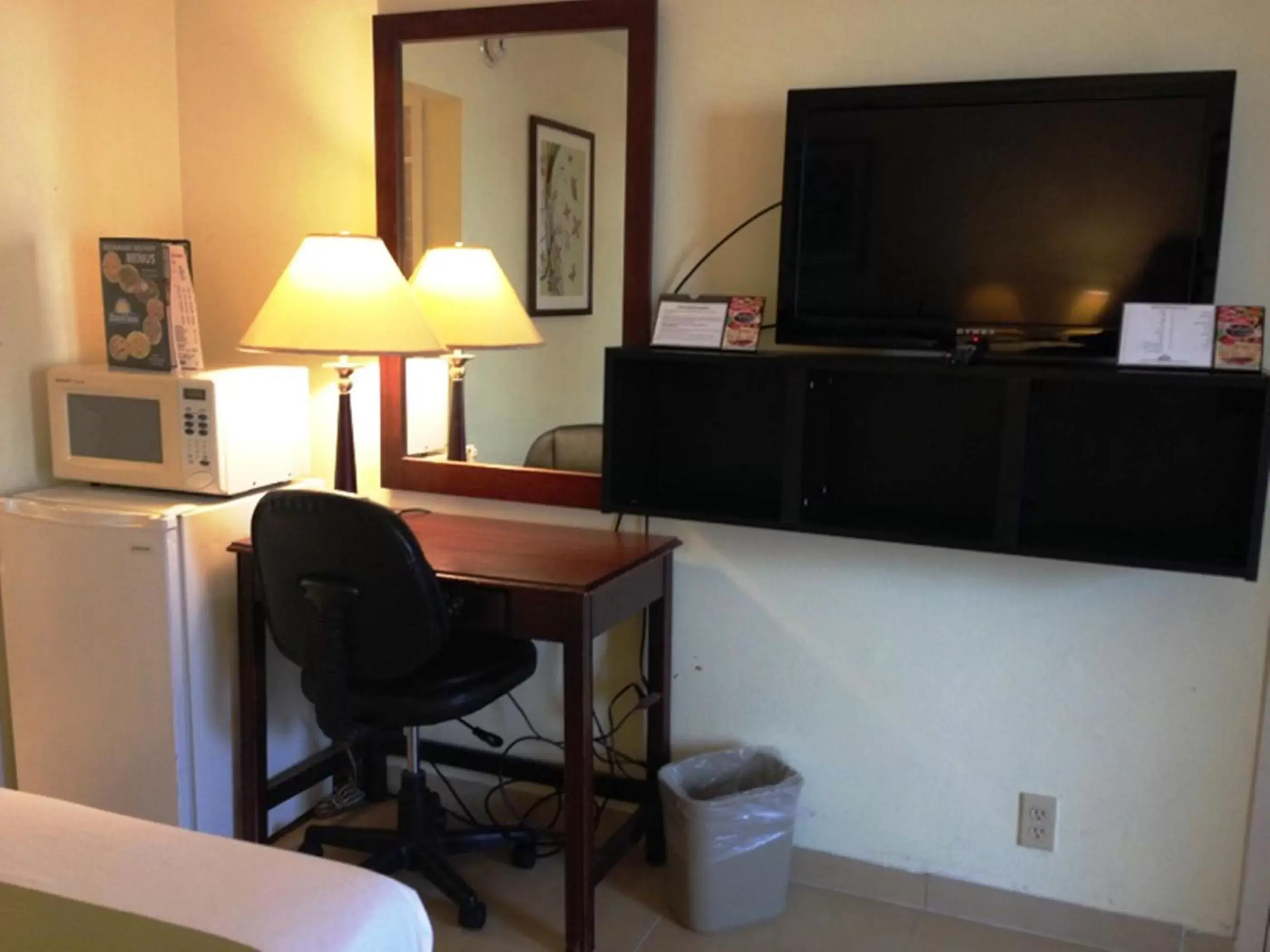 TV and multimedia, TV/Entertainment Center in Days Inn by Wyndham Irving Grapevine DFW Airport North