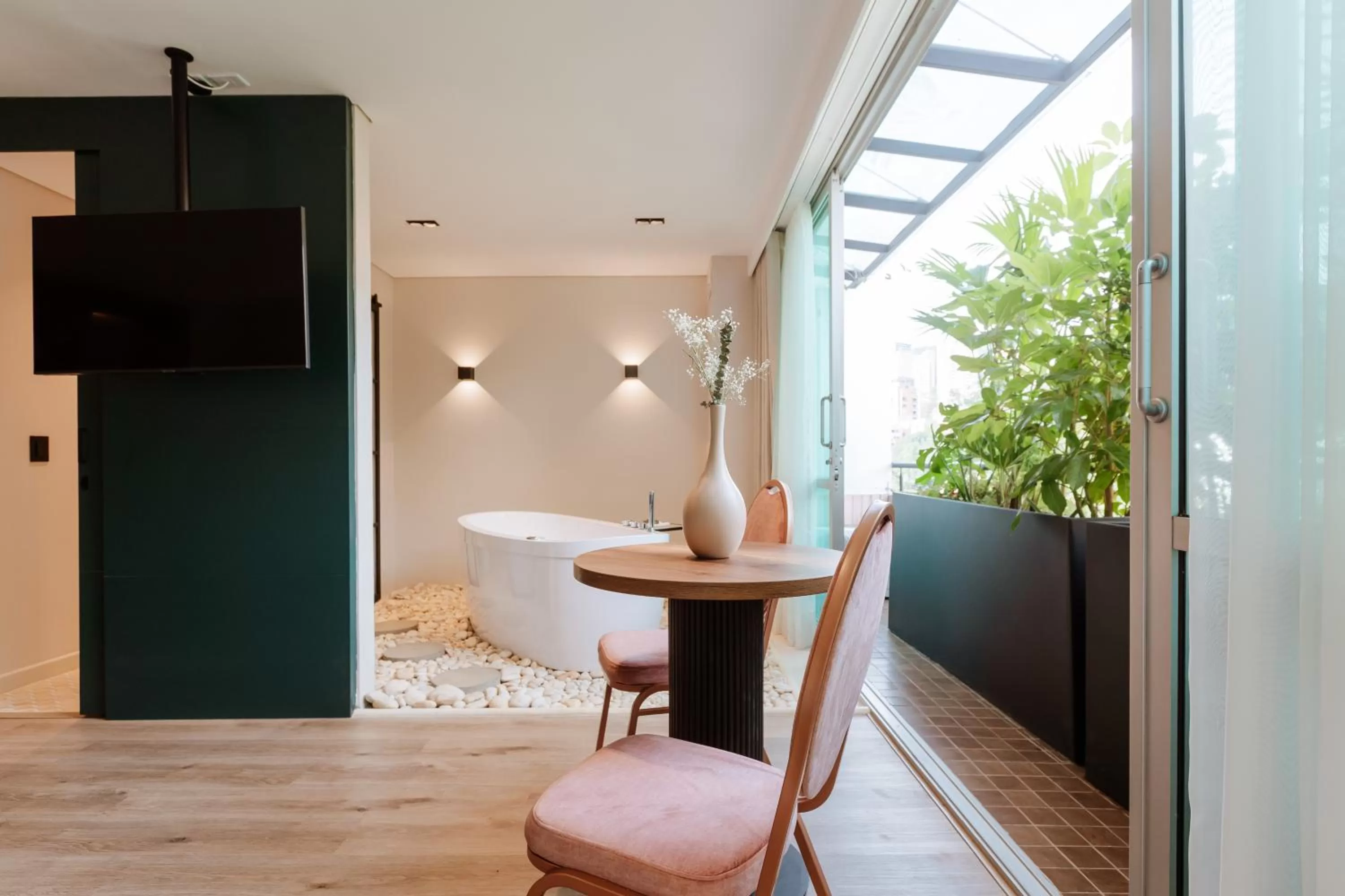 Living room in 1616 Hotel