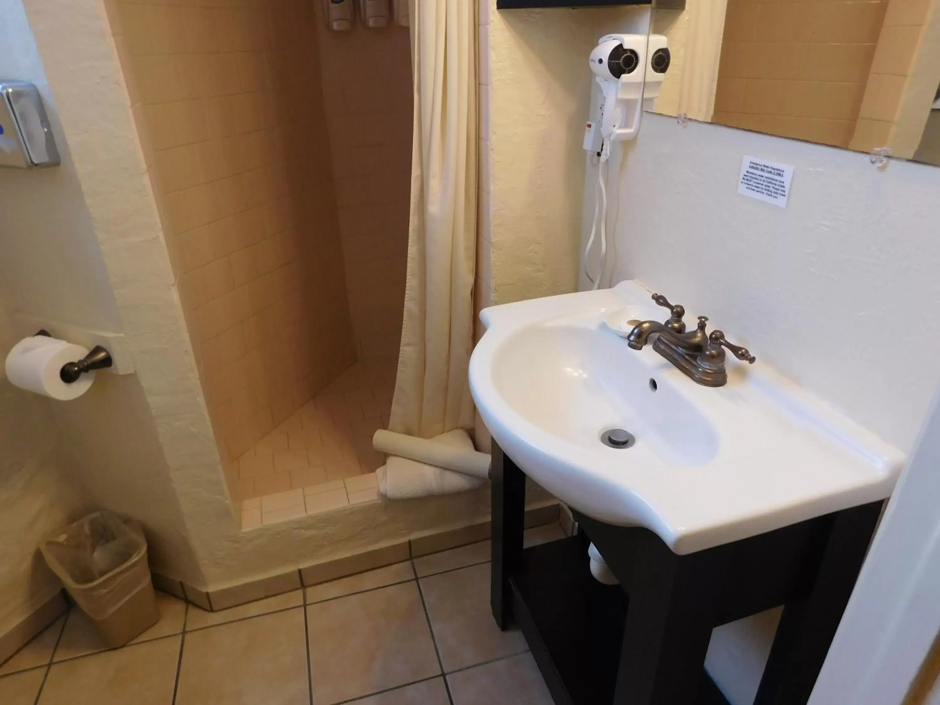 Bathroom in Capitola Venetian Hotel