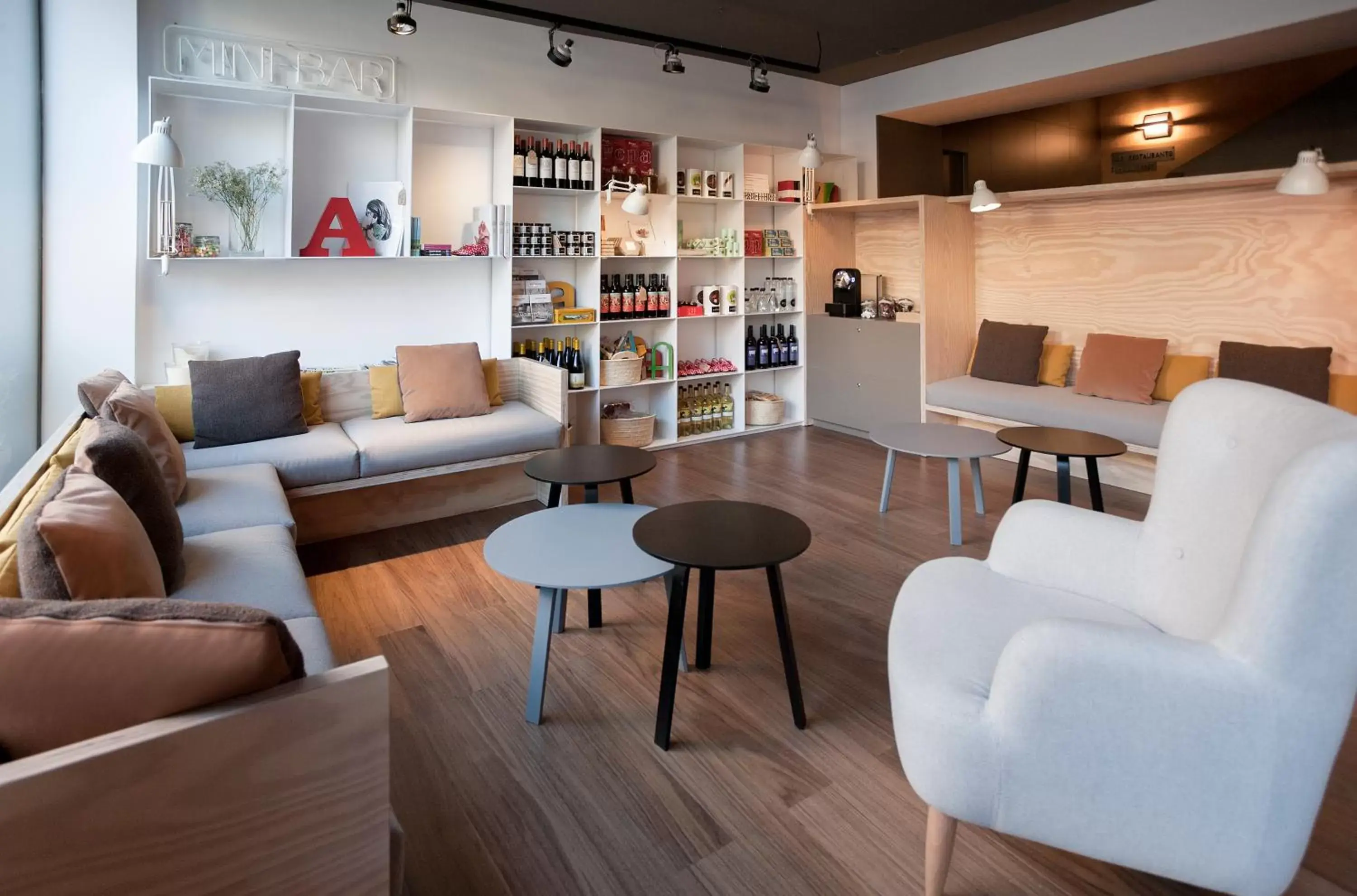 Lounge or bar, Lounge/Bar in Mercure Alberta Barcelona