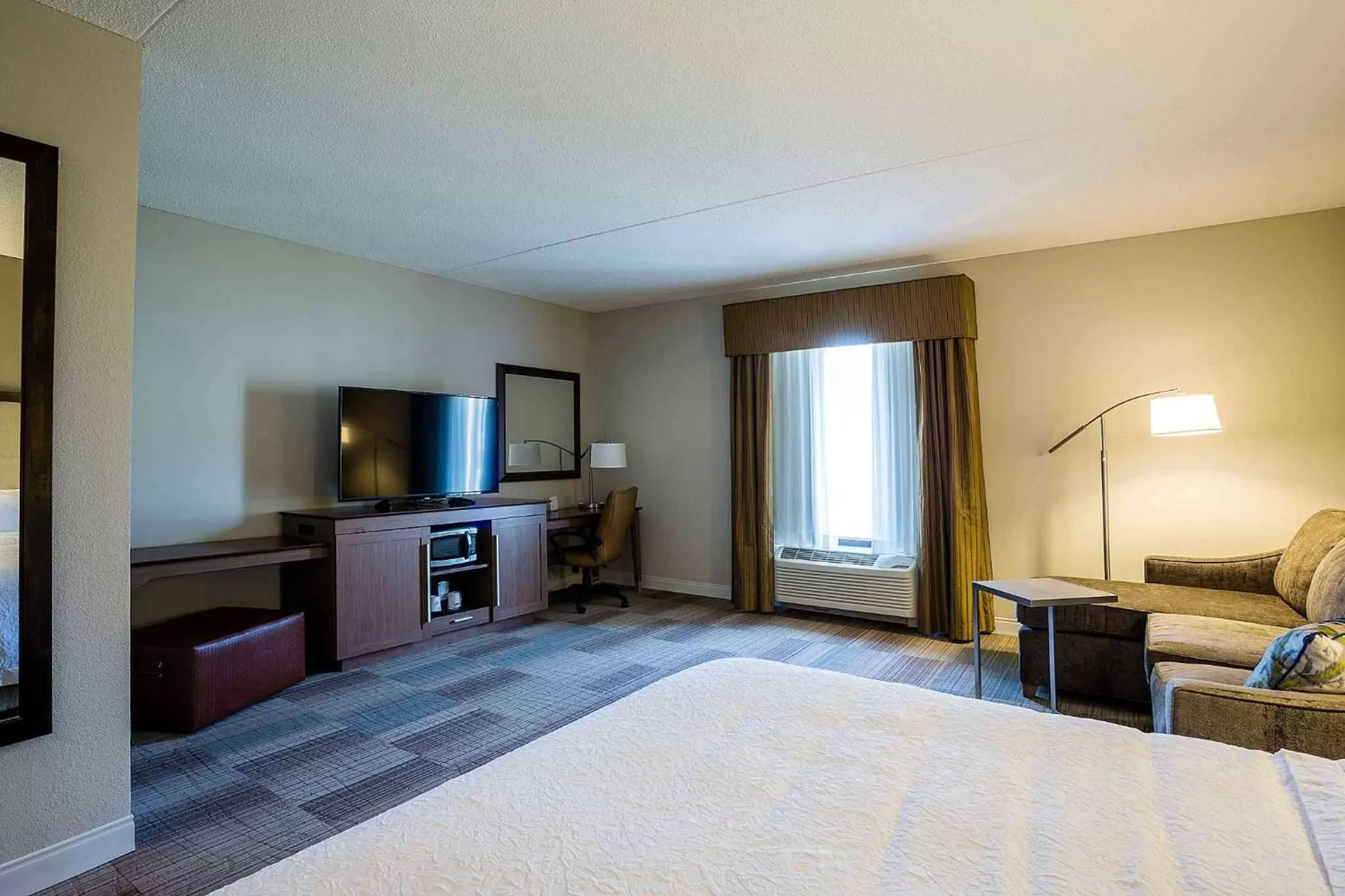 Bed in Hampton Inn Somerset