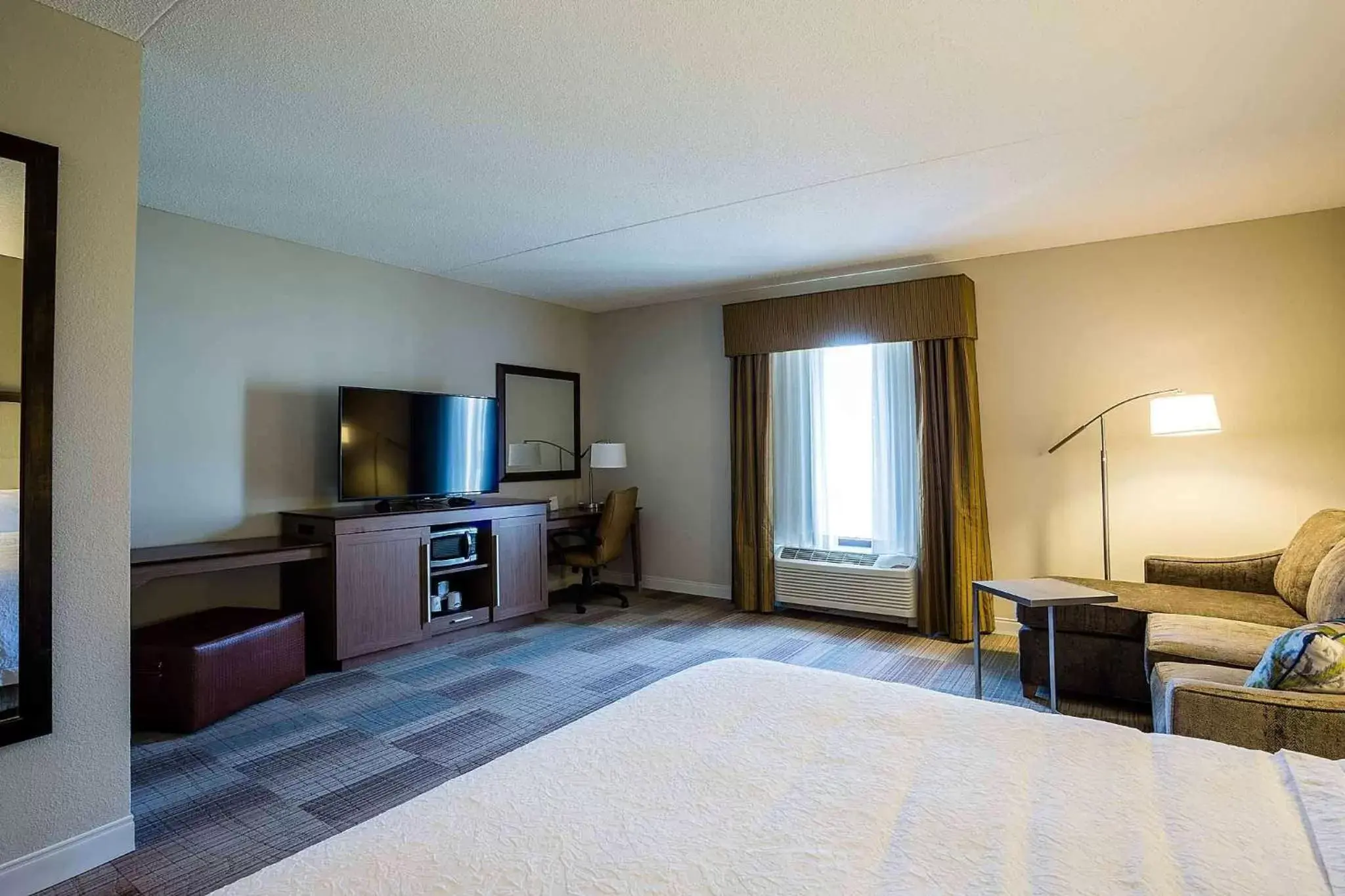 Bed in Hampton Inn Somerset Bed in Hampton Inn Somerset