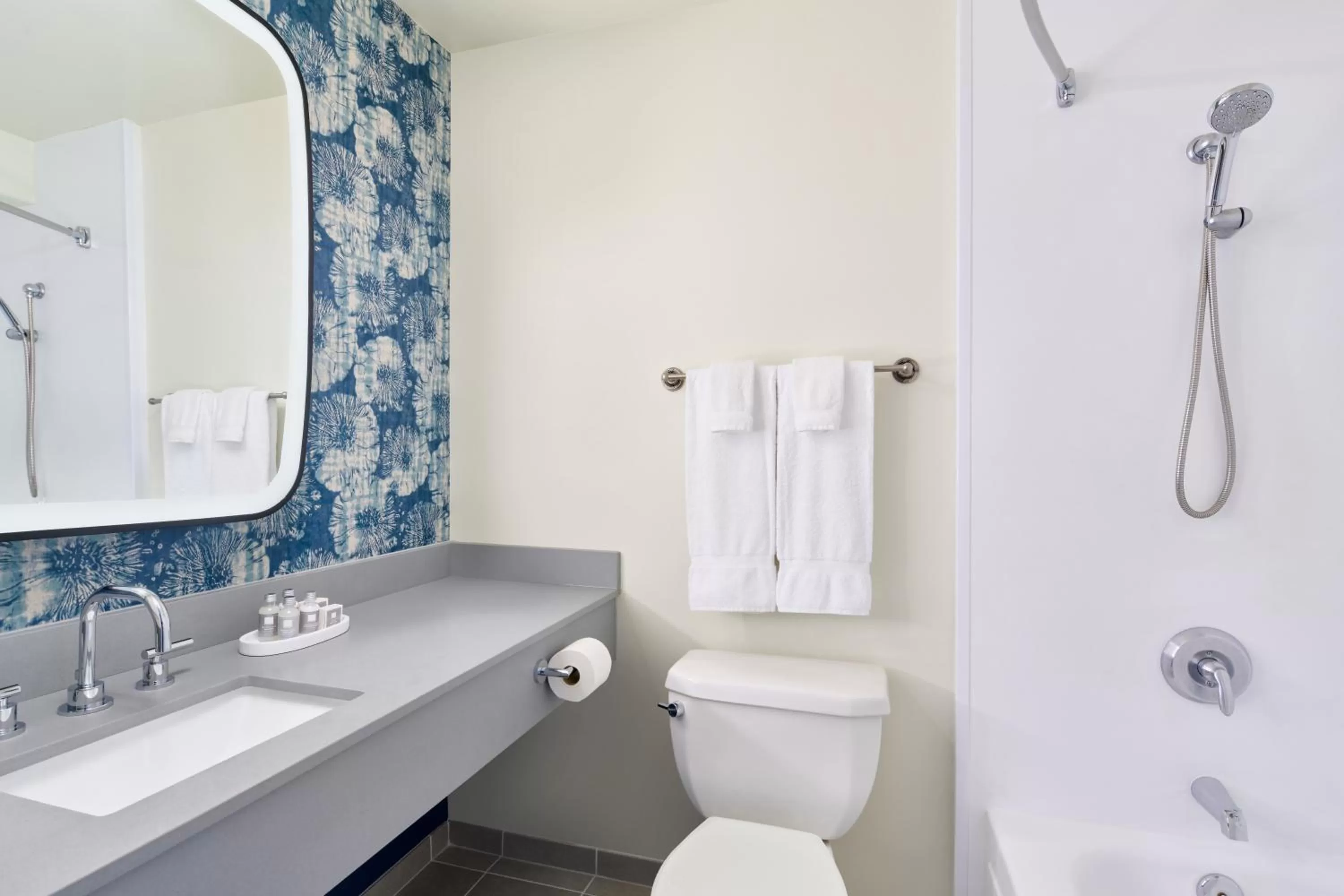 Bathroom in Waikiki Malia