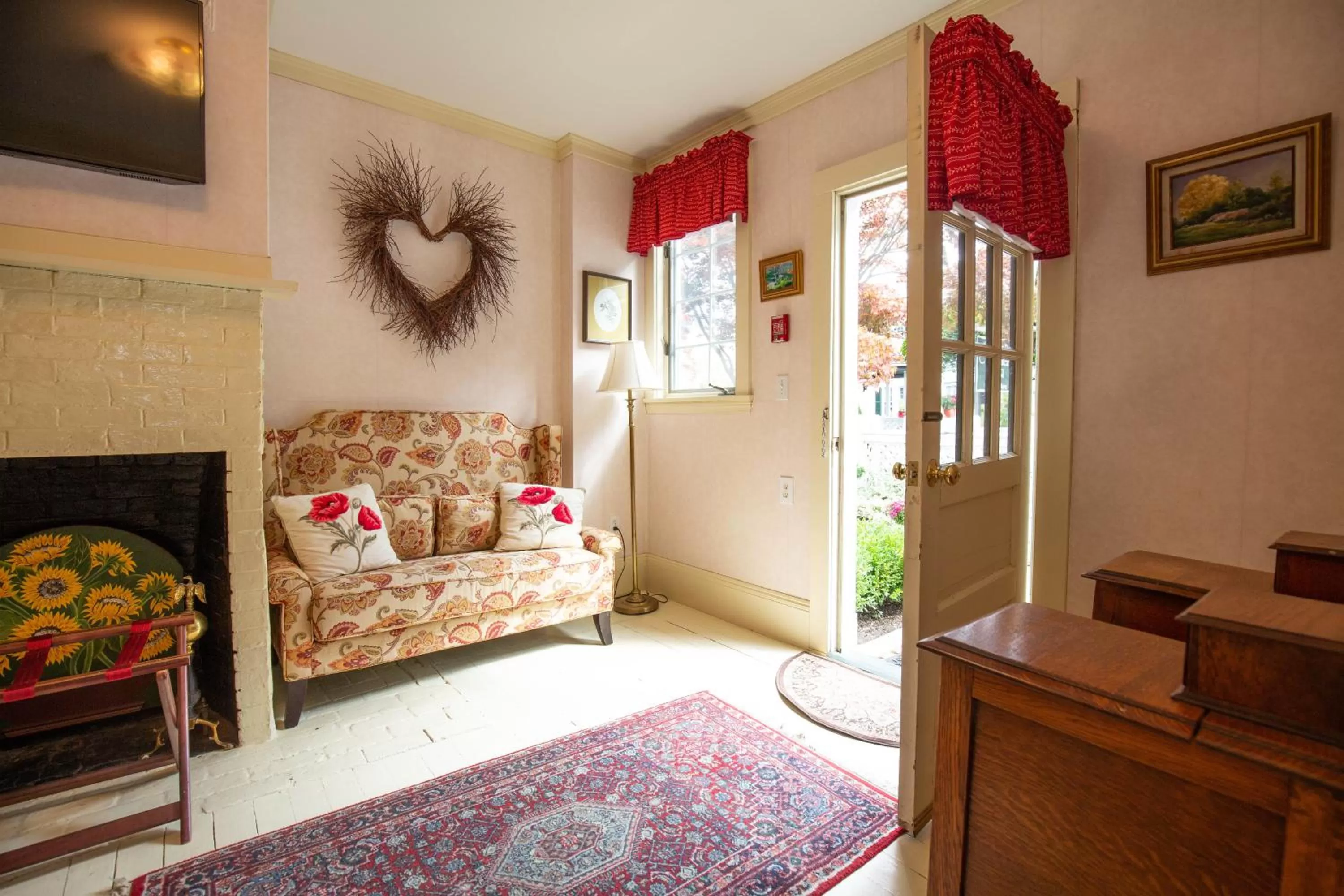 Bedroom, Bed in Clark Currier Inn