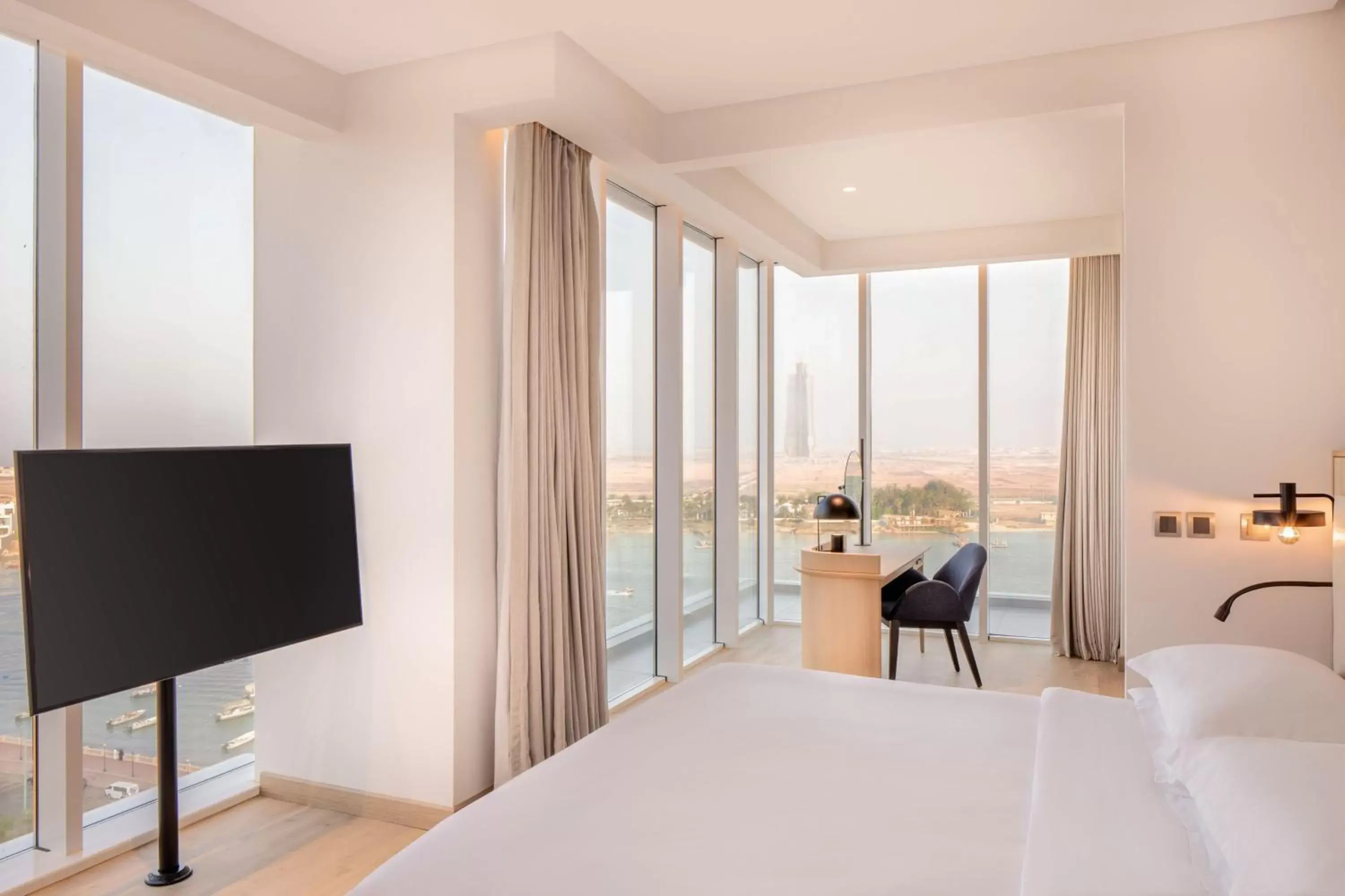 Bedroom, Bed in Four Points by Sheraton Jeddah Corniche