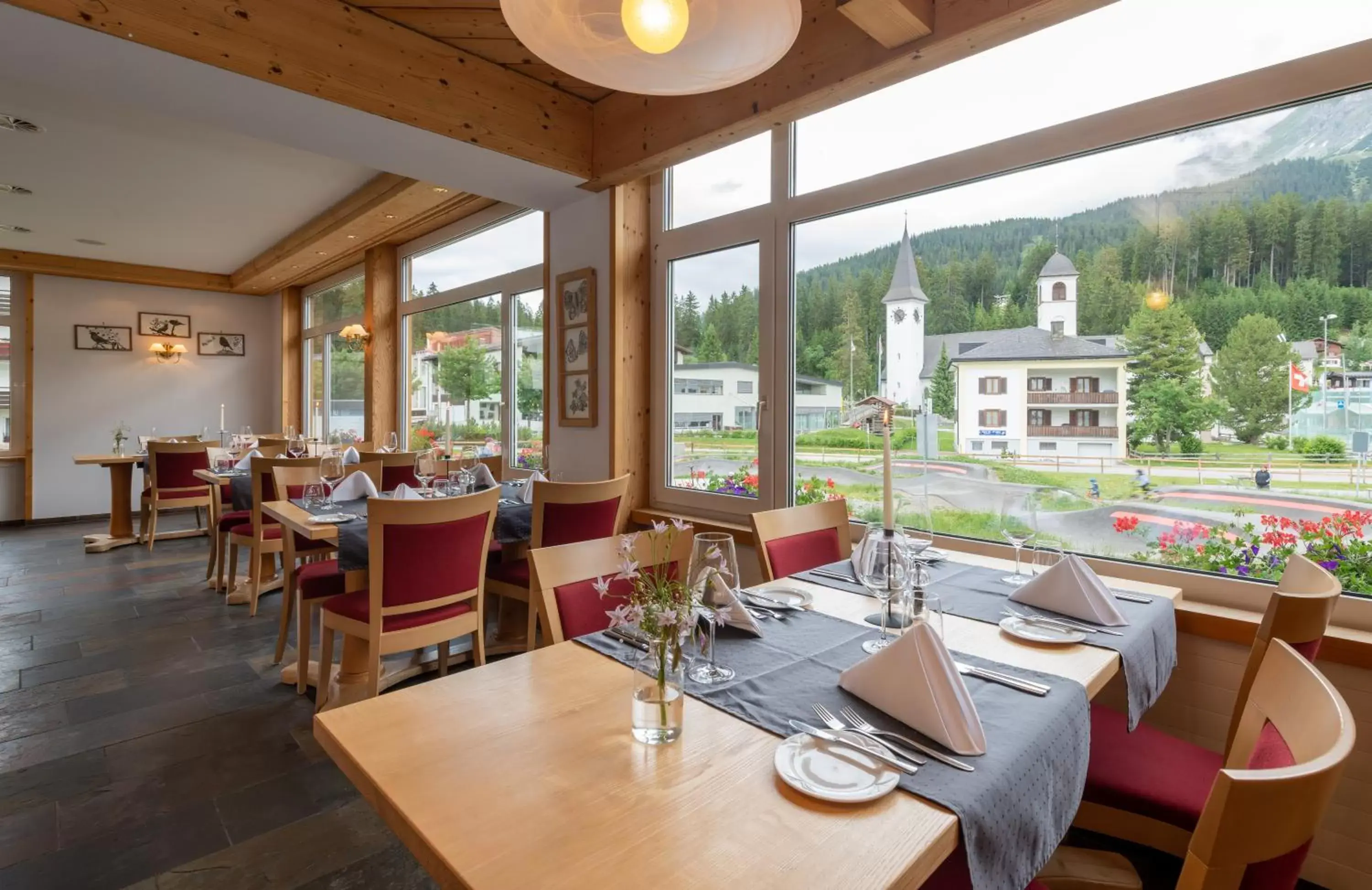 Restaurant/Places to Eat in Sunstar Hotel Lenzerheide