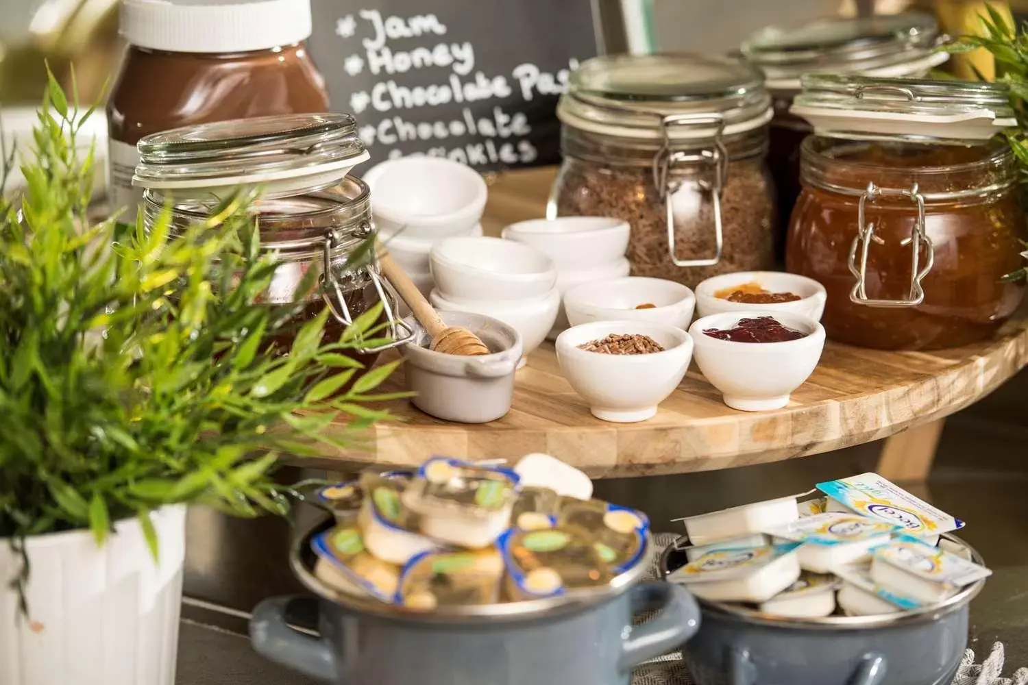 Continental breakfast in Campanile Hotel & Restaurant Gouda