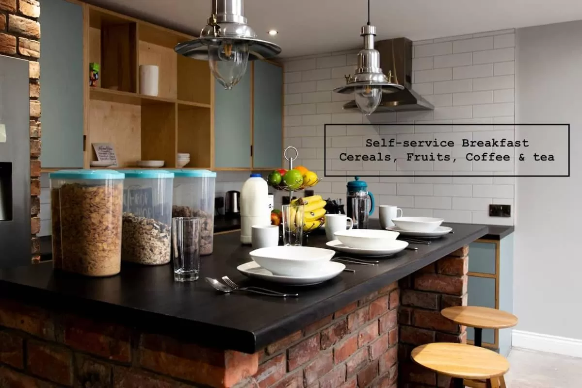 Kitchen or kitchenette, Kitchen/Kitchenette in Modern City Centre Rooms