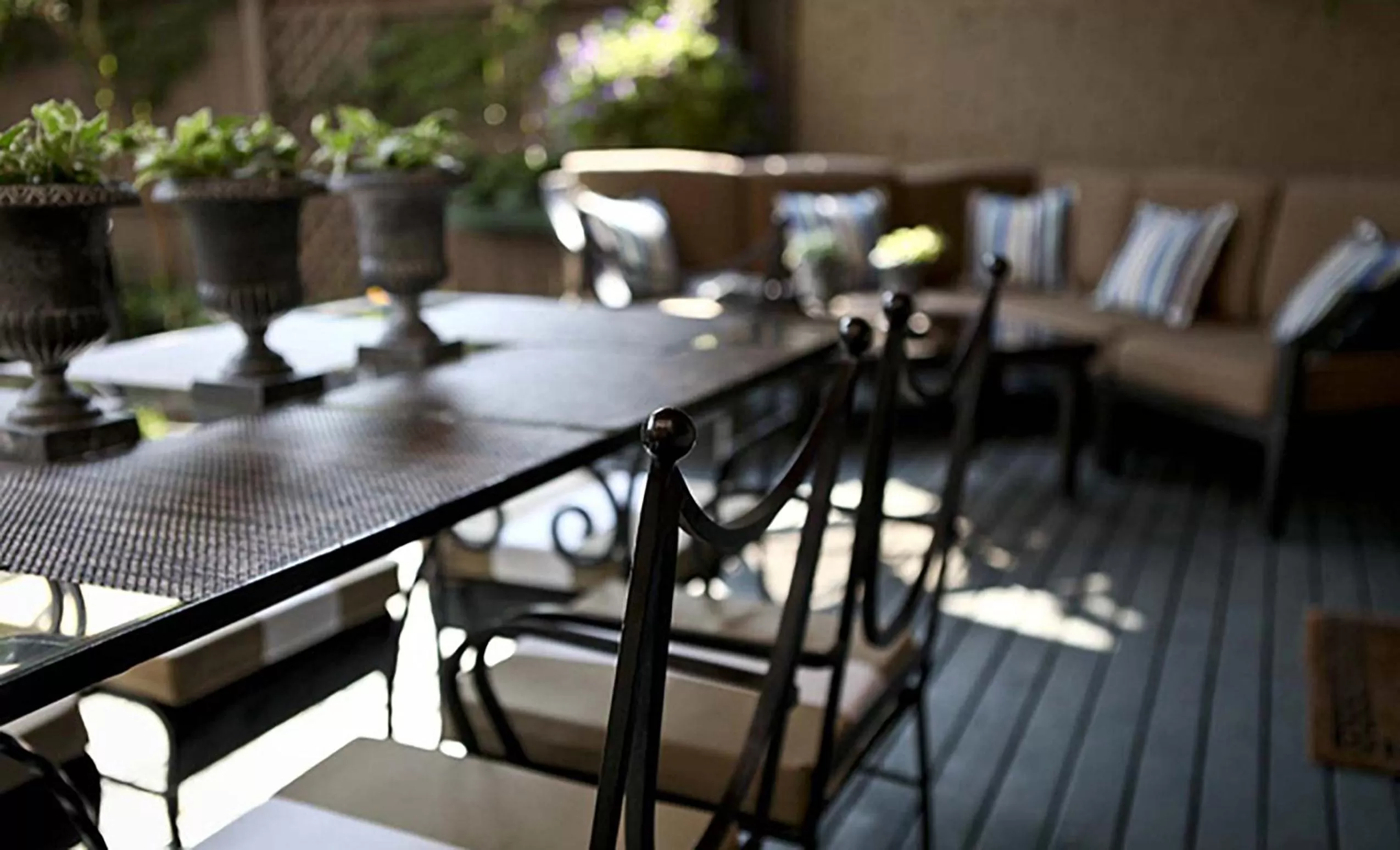 Garden in Morgan State House Inn