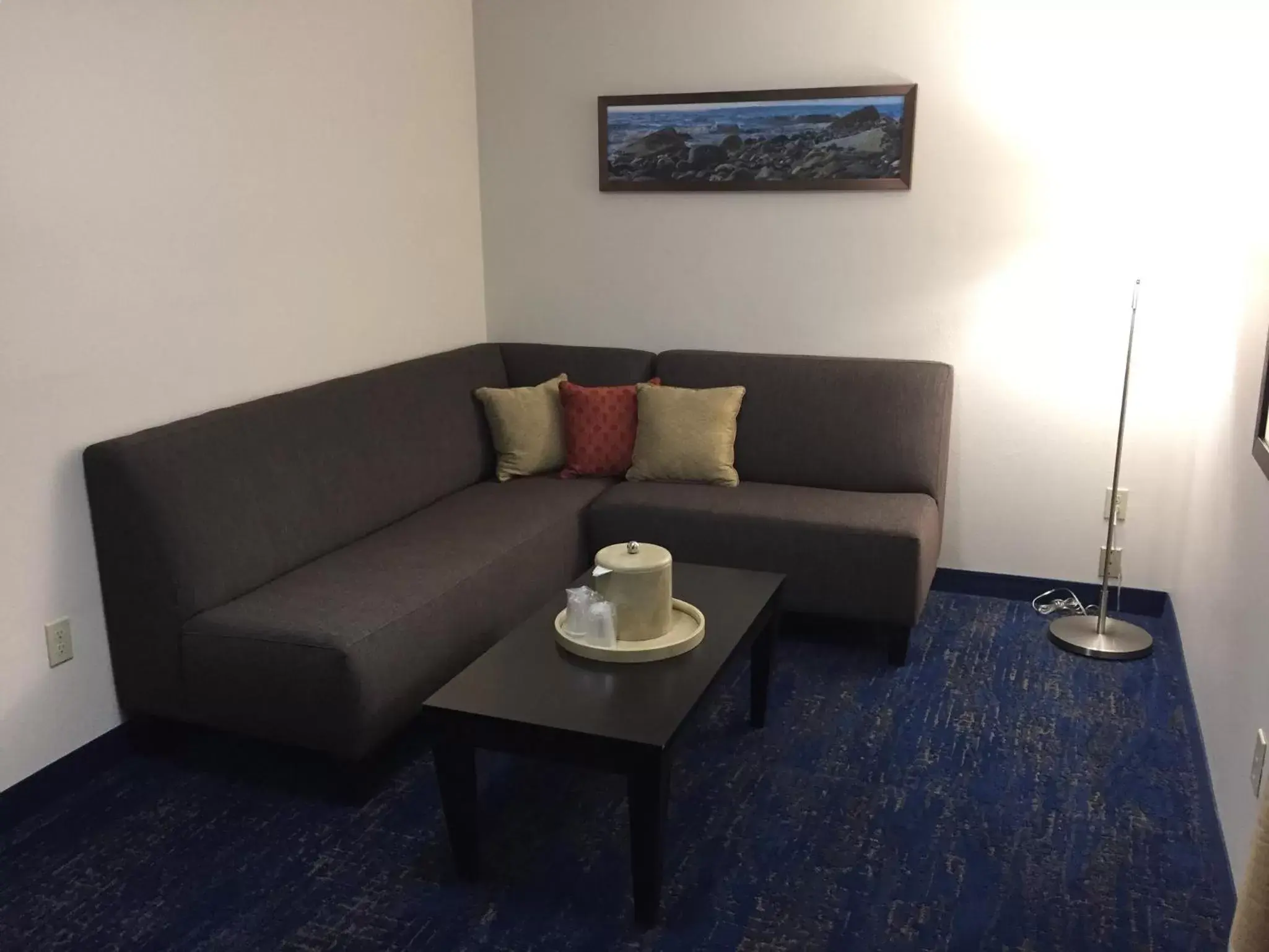 Seating Area in Best Western Plus Portland Airport Hotel & Suites