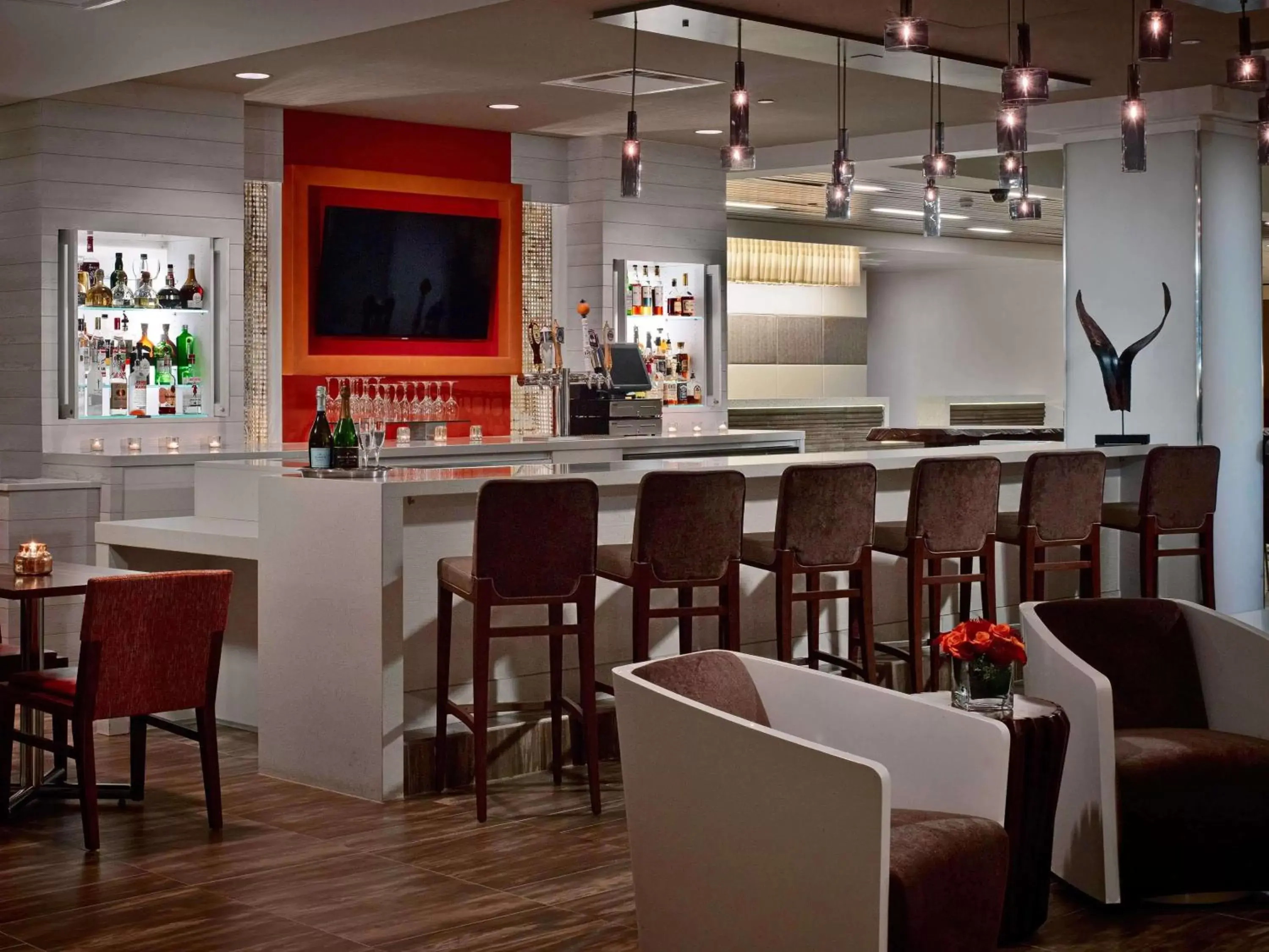 Lounge or bar, Restaurant/Places to Eat in Sonesta Resort Hilton Head Island