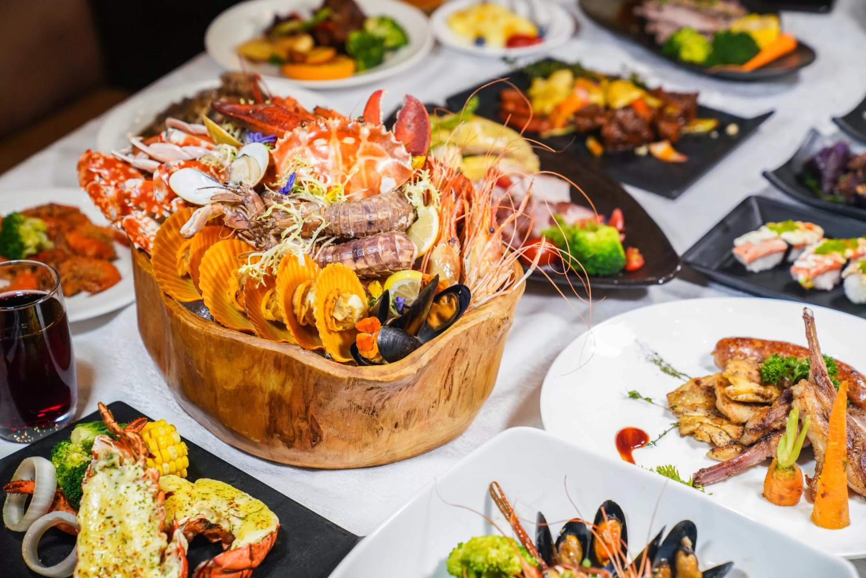 Food in Crowne Plaza Shenzhen Futian, Near to Shenzhen Convention&Exhibition Centre, Shenzhen Stock Exchange and Shenzhen Civic Center, Outdoor Heated Pool