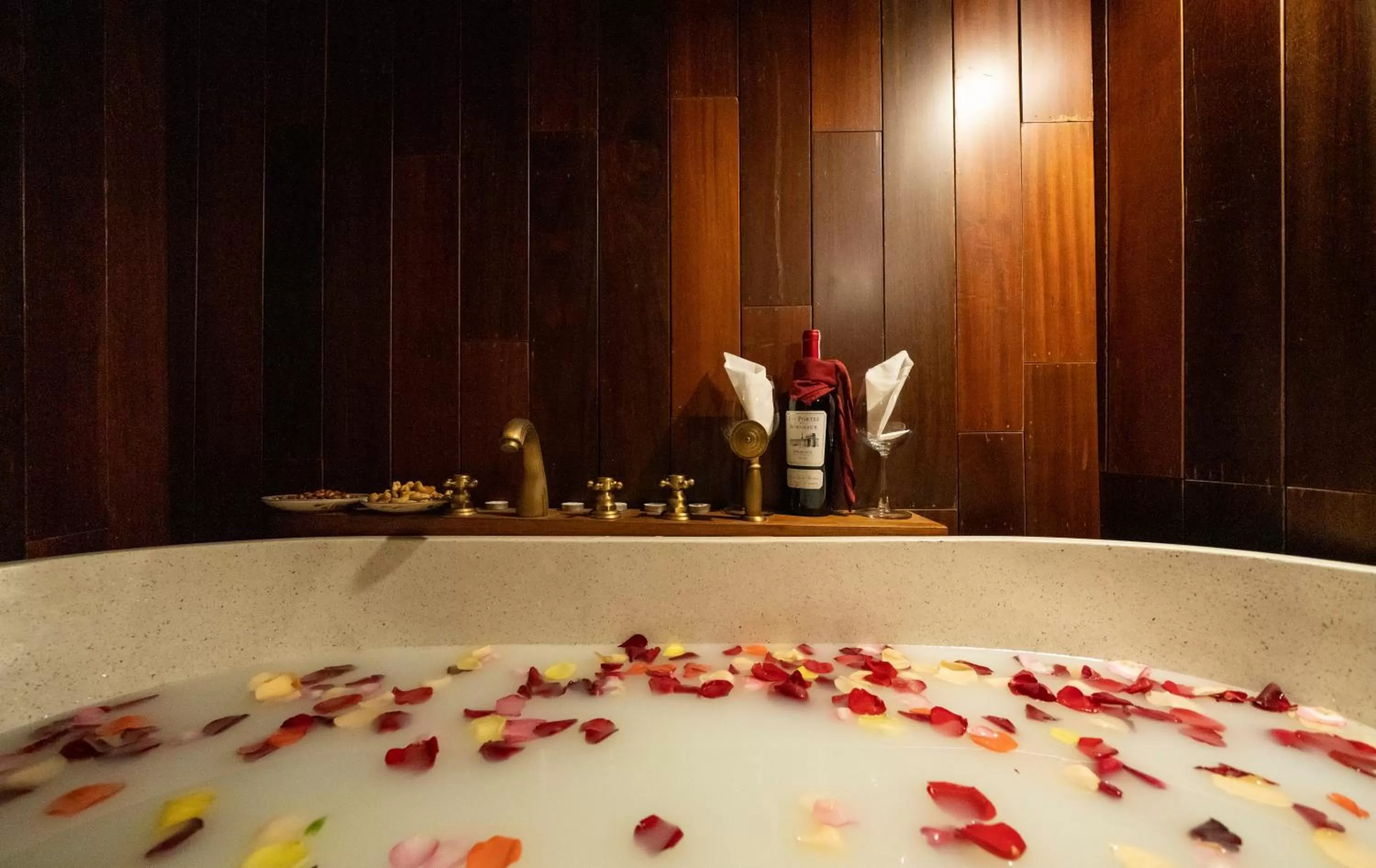 Bath in Zest Resort & Spa Hoi An