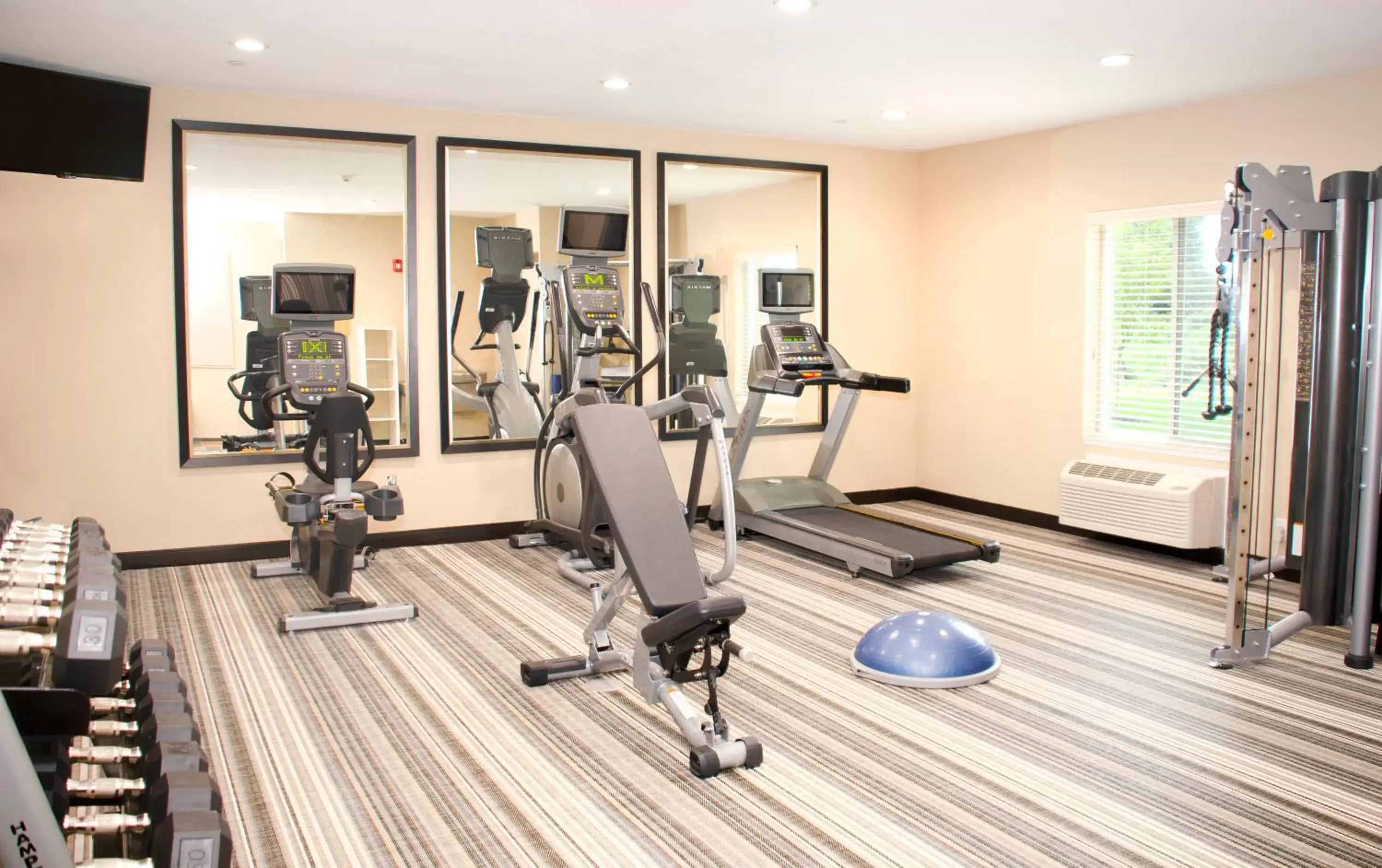 Spa and wellness centre/facilities, Fitness Center/Facilities in Candlewood Suites York, an IHG Hotel