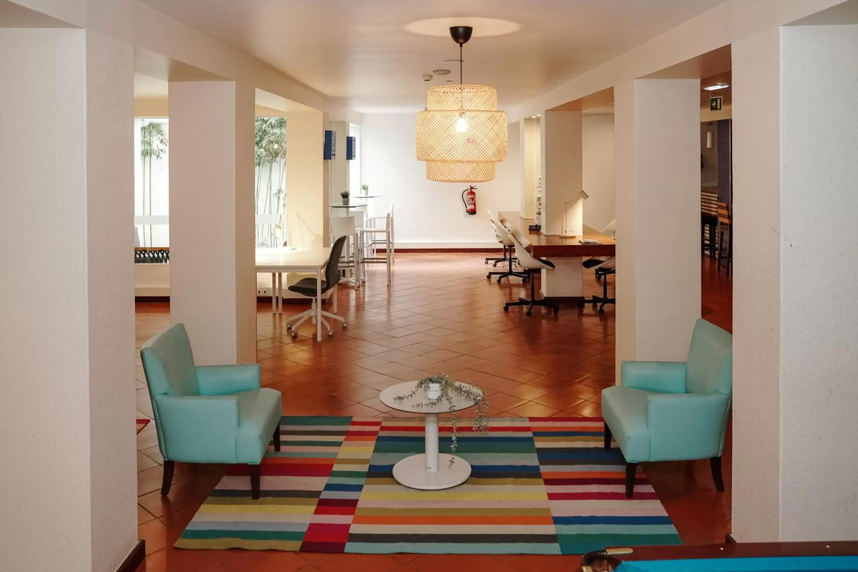 Seating area, Restaurant/Places to Eat in Carvi Beach Hotel