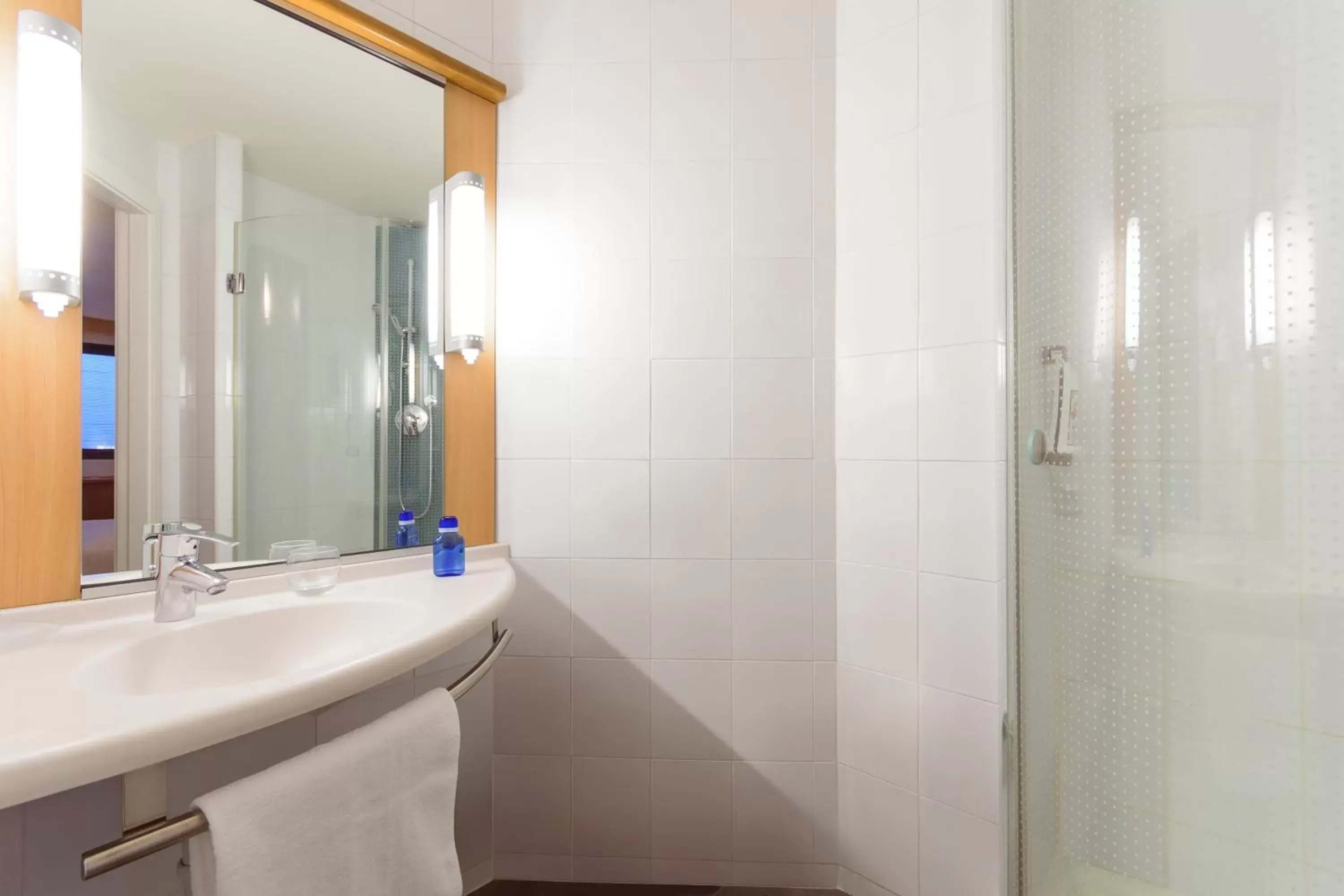 Standard Double Room in Ibis Bilbao Centro Standard Double Room in Ibis Bilbao Centro