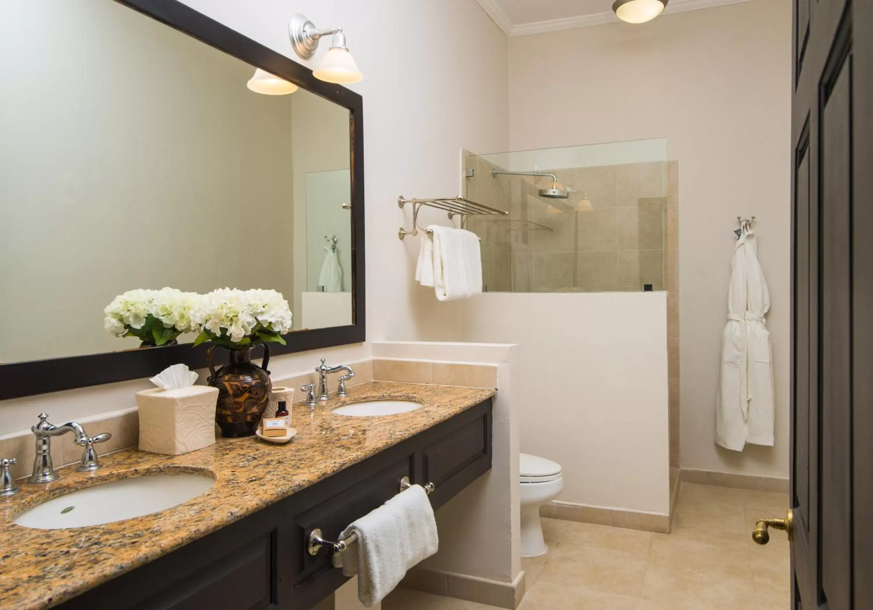 Bathroom in The Cliff Hotel