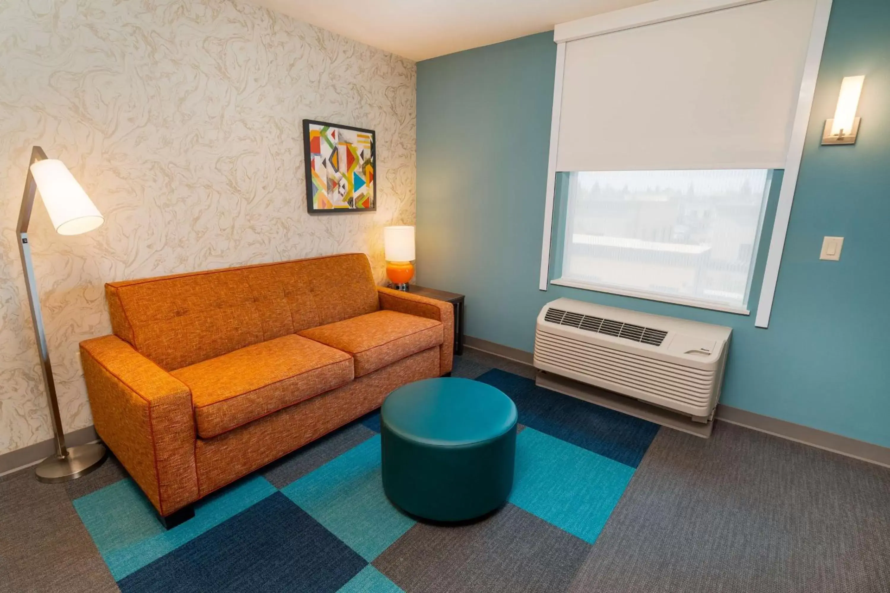 Living room, Seating Area in Home2 Suites Bakersfield