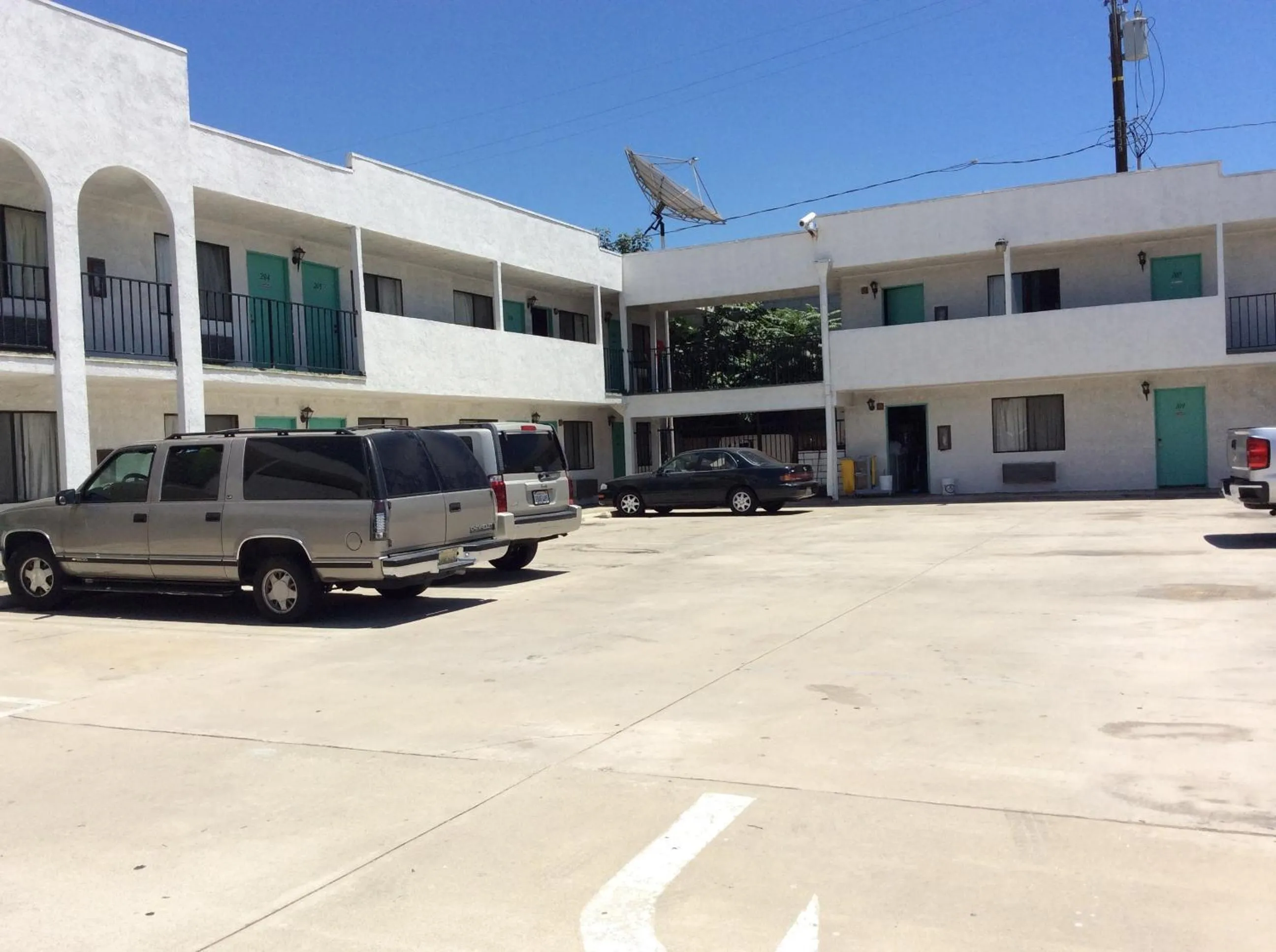 Property building in Eunice Plaza Motel