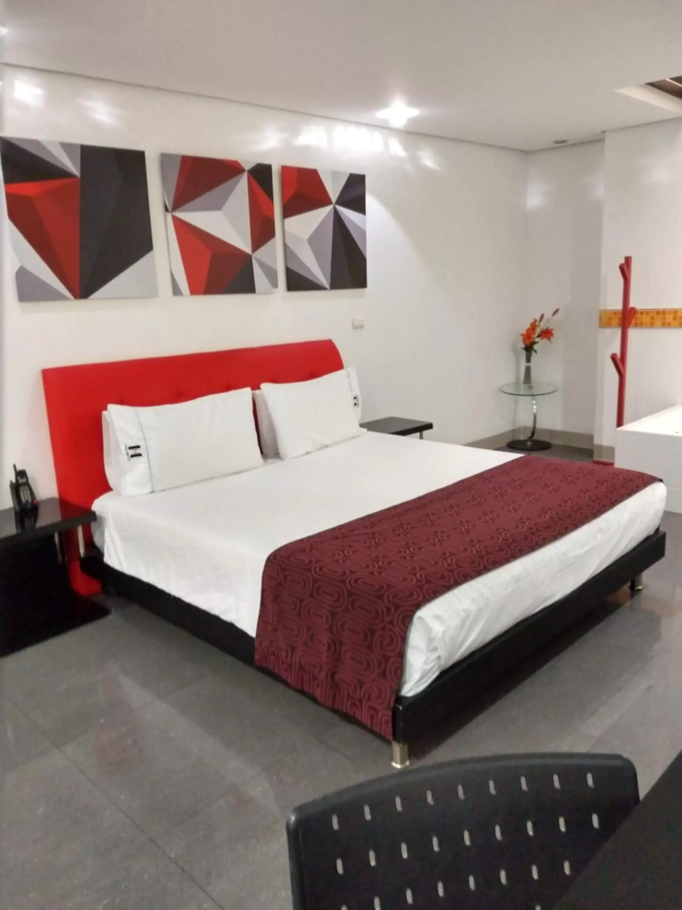 Bed in Hotel Merlott 70 Bed in Hotel Merlott 70