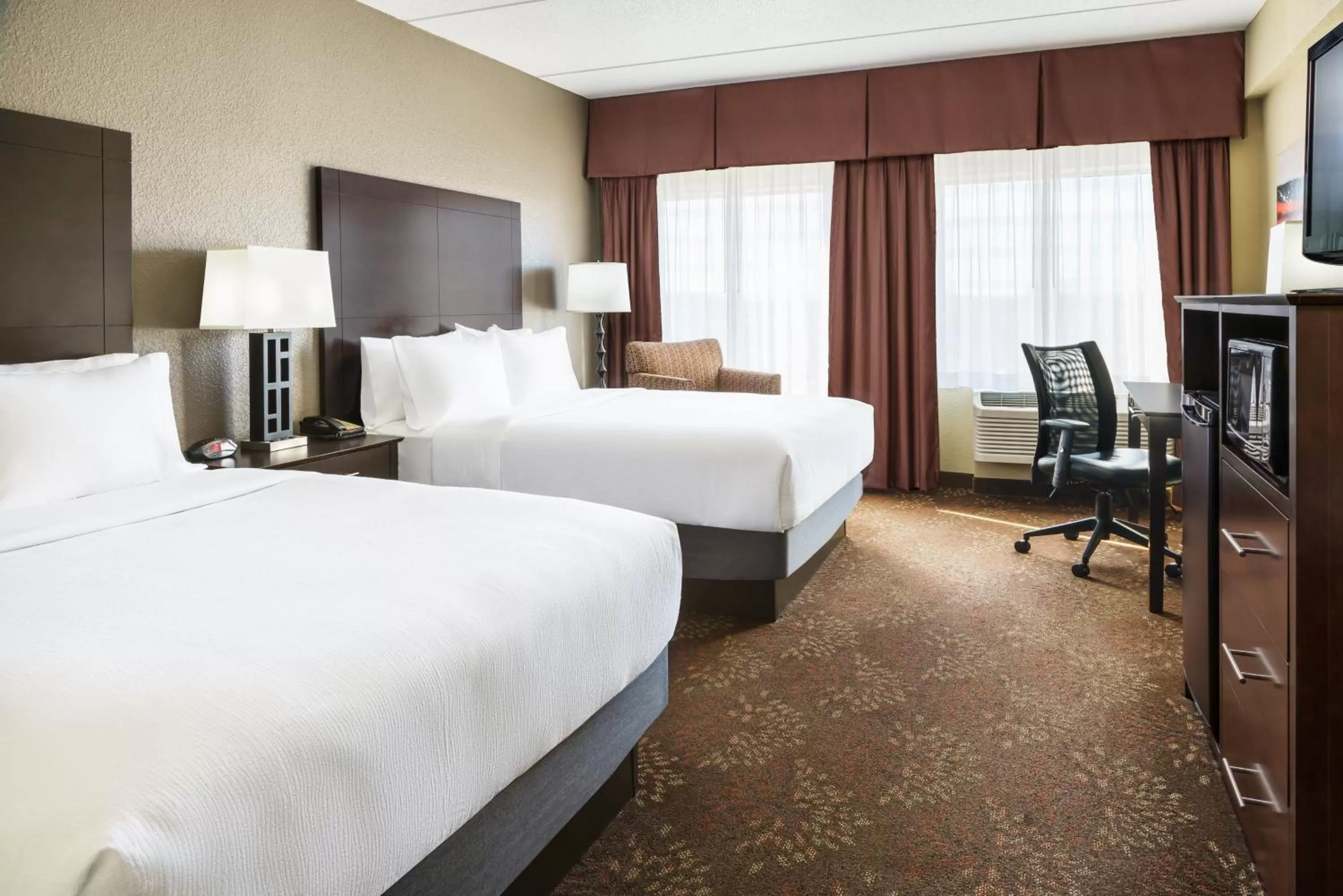 Photo of the whole room in Holiday Inn Charlotte University by IHG