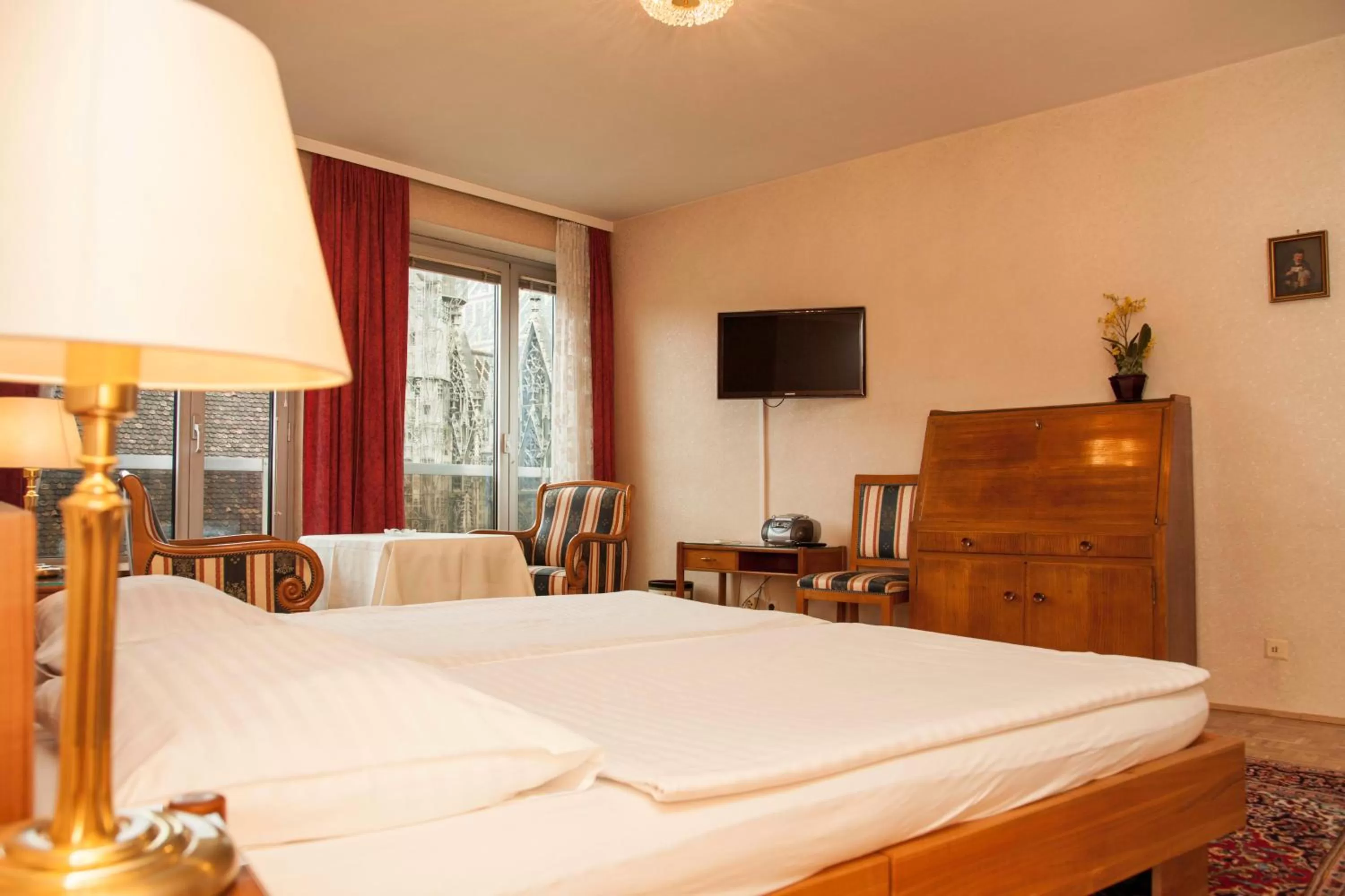 Photo of the whole room, Bed in Pension Sacher - Apartments am Stephansplatz