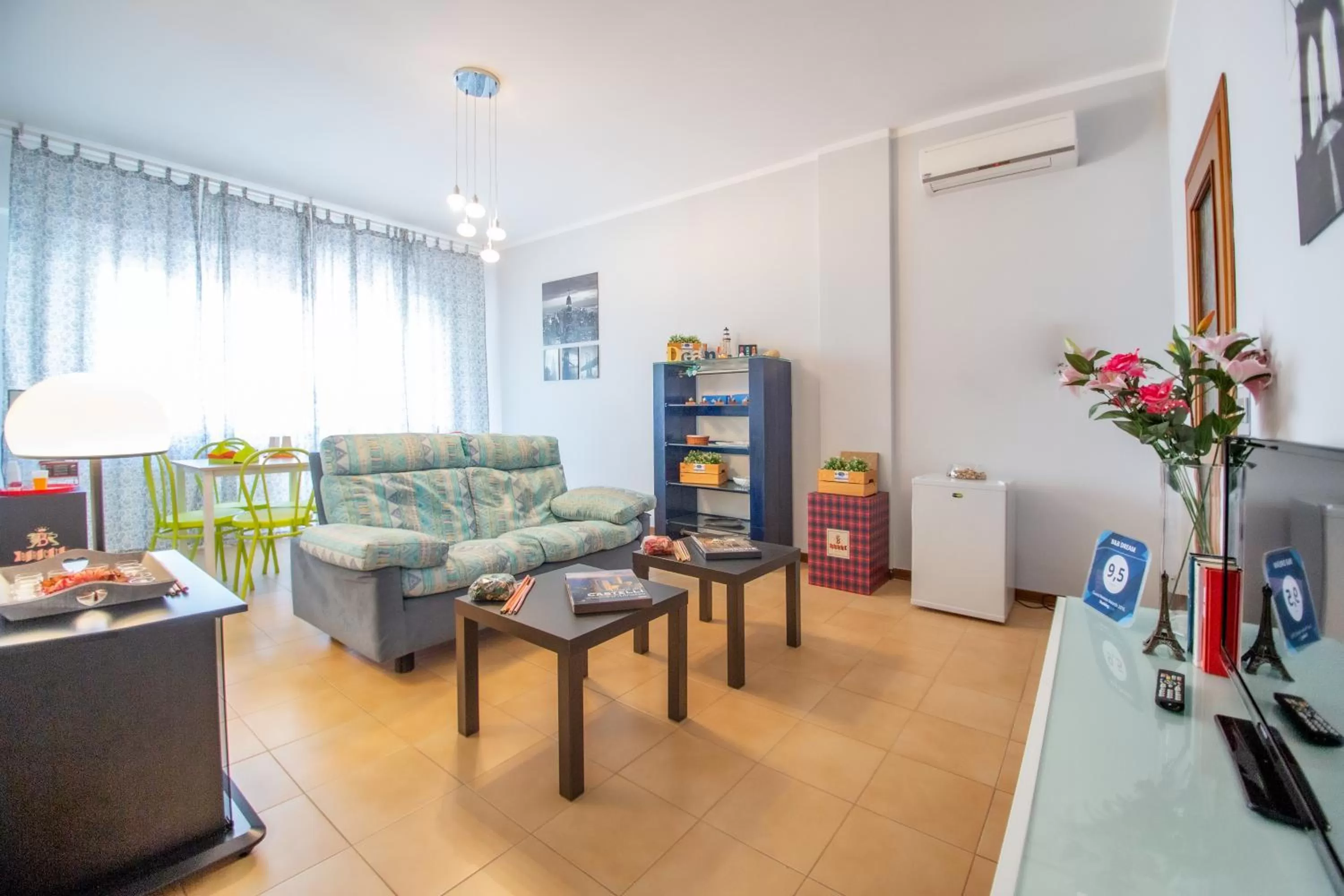 Restaurant/places to eat, Seating Area in B&B DREAM