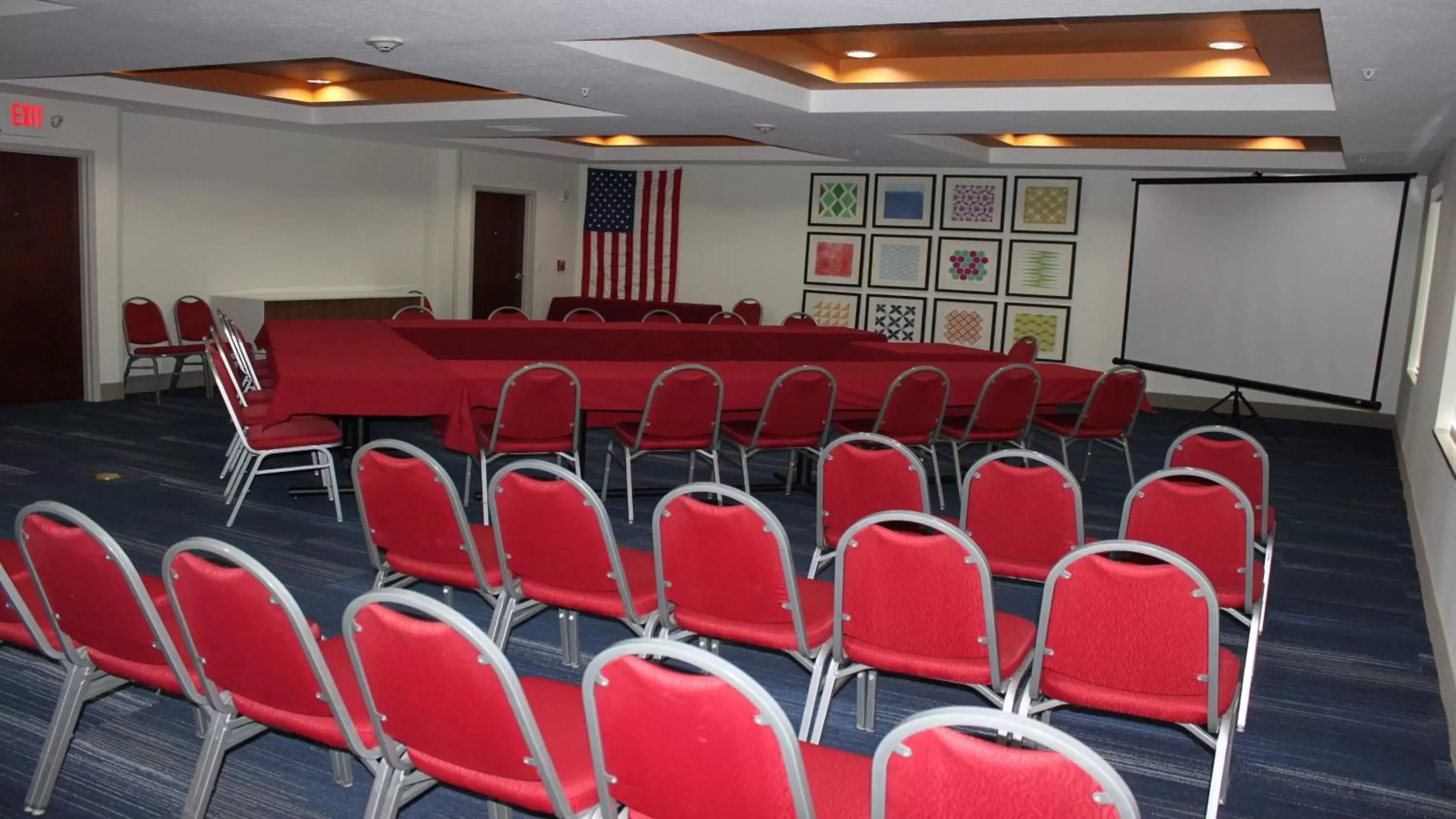 Meeting/conference room in Holiday Inn Express Orlando - South Davenport, an IHG Hotel